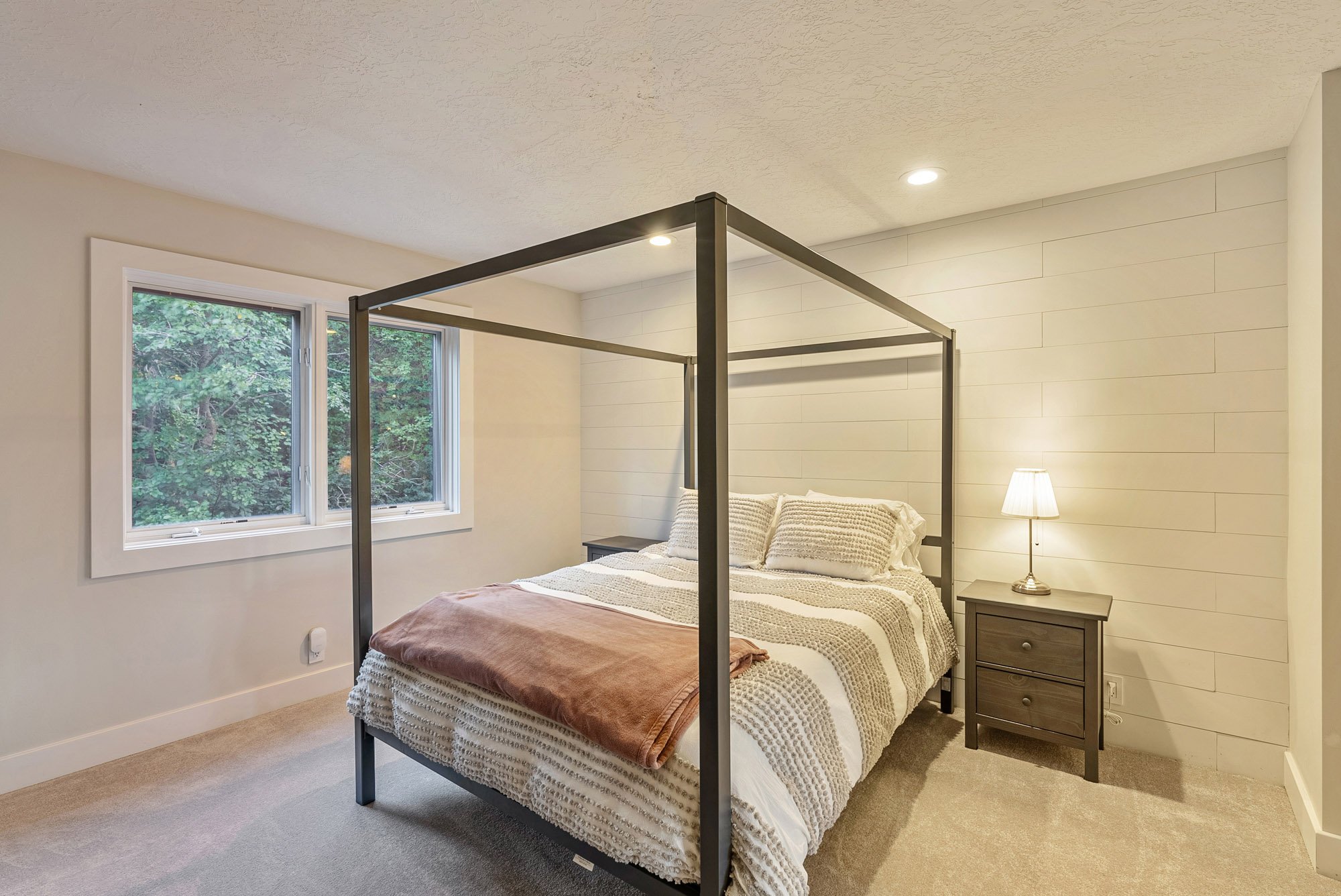 32 - 3253 Big Spruce Way.jpg