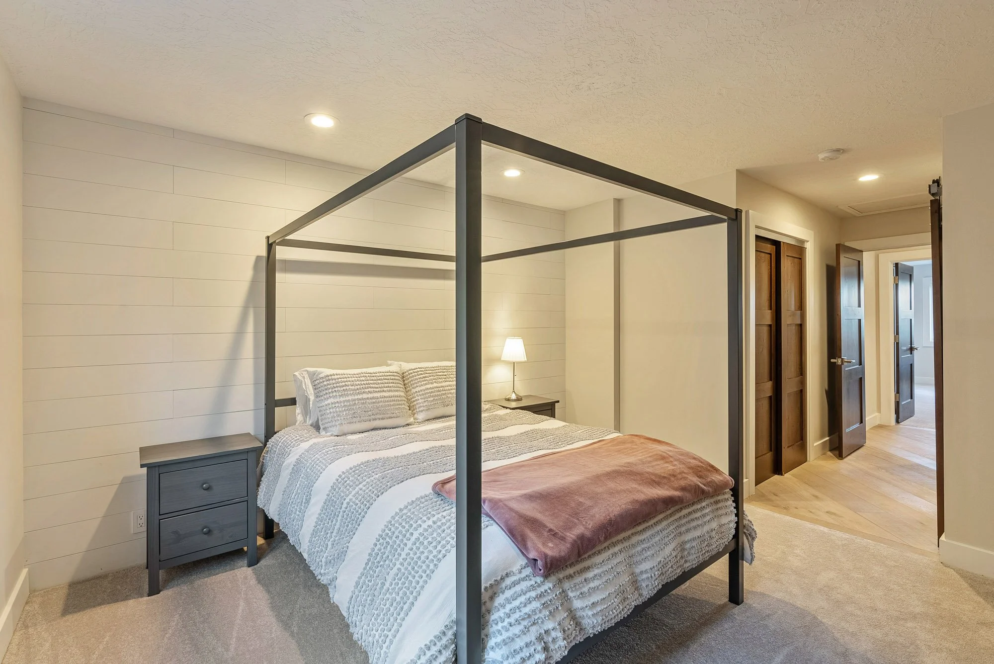 33 - 3253 Big Spruce Way.jpg
