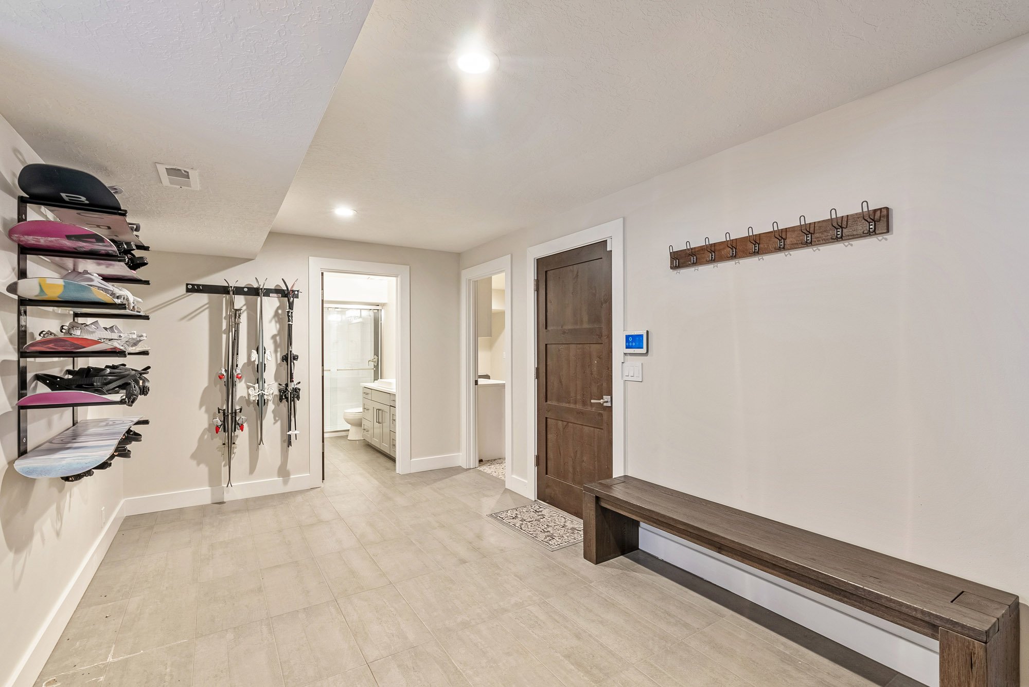 37 - 3253 Big Spruce Way.jpg