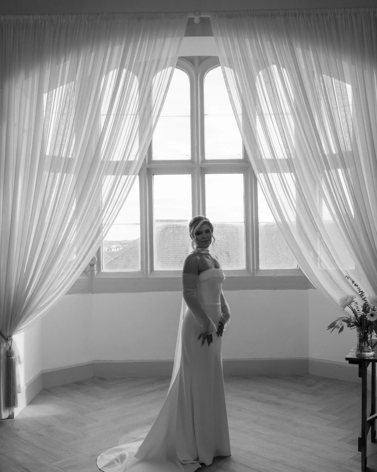 It&rsquo;s never just about the vows.
It&rsquo;s the hands held a second longer.
The glance across the room.
The child picking petals off the floor.
A parent wiping away tears when no one&rsquo;s watching.

Your wedding day isn&rsquo;t a performance 