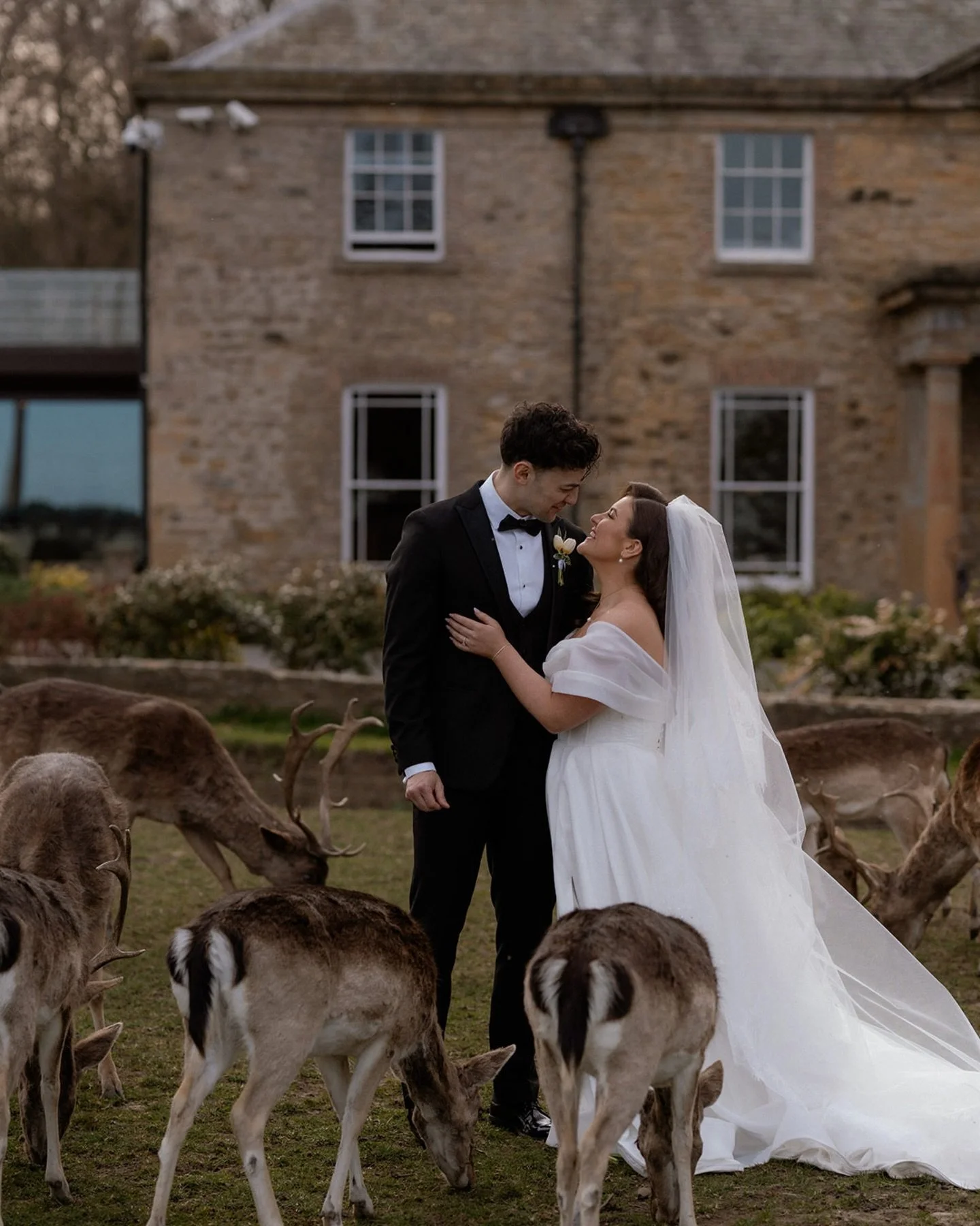 Sharing some frames from the most beautiful day 🤍
The kind of wedding that just felt like magic from start to finish&hellip; so many special moments, so much love, and honestly the best energy all day long.

The dreamiest team to be part of too ✨ @s