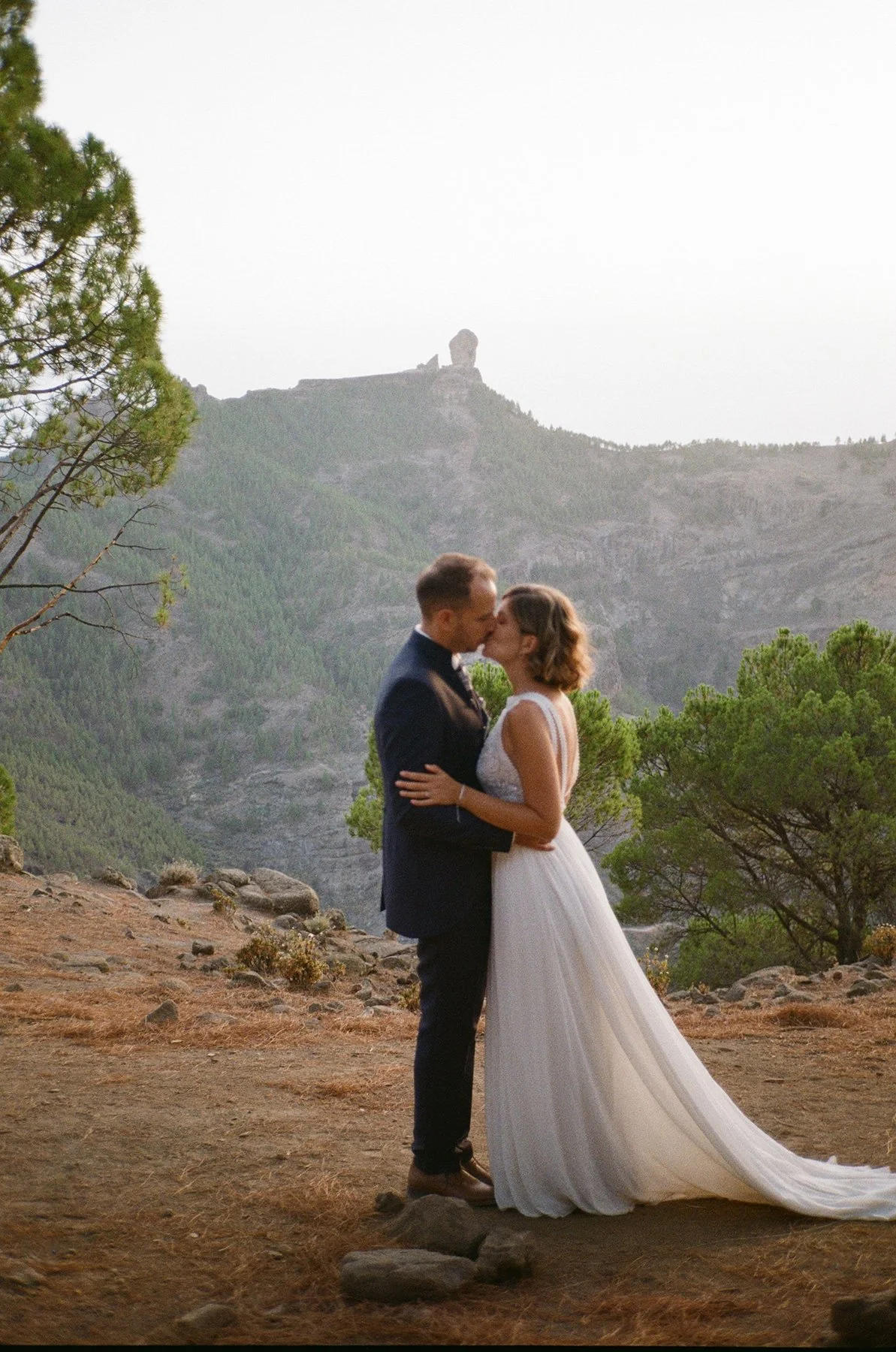 CLAUDIA & ALE’S ONE-YEAR ANNIVERSARY SHOOT AT ROQUE NUBLO: A LOVE STORY ABOVE GRAN CANARIA