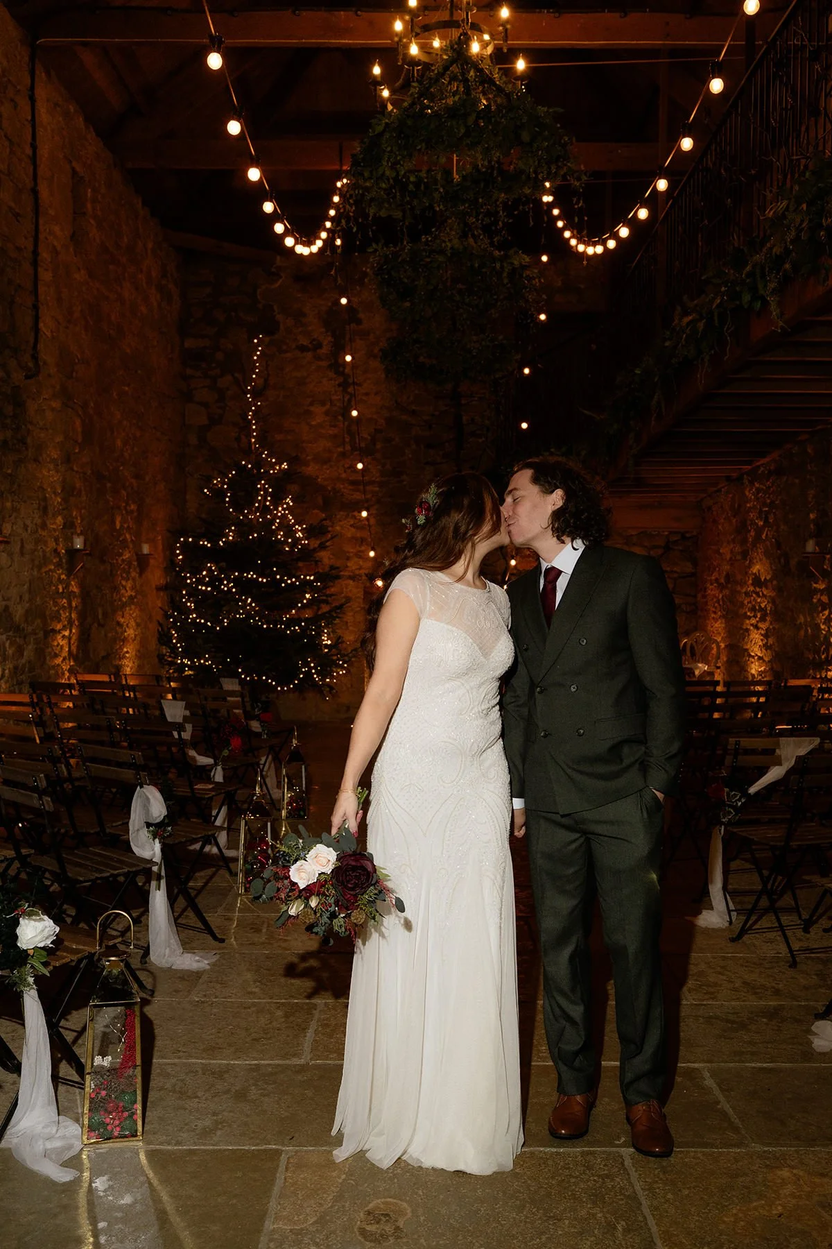 CHARLOTTE & JAMIE’S CHRISTMAS WEDDING AT DOXFORD BARNS: A MAGICAL WINTER CELEBRATION FULL OF VIBES