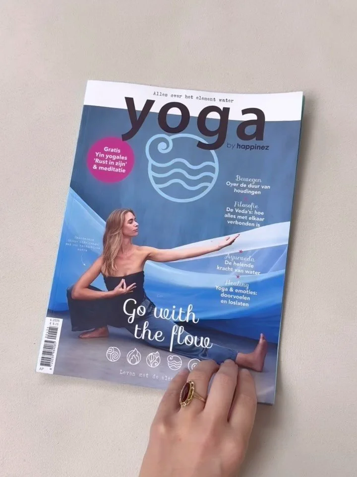OUT NOW 🩵

Dit nummer van @yogabyhappinez ademt de energie van water: stromend, verbindend, kalmerend. En deze hele shoot voelde precies zo. Heel dankbaar om dit terug te zien en nog steeds onwerkelijk om jezelf in de winkel tegen te komen 🪩🫶

Man