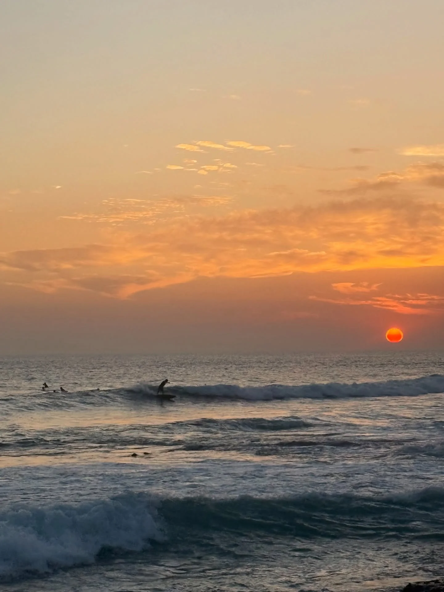 Sunsets feel like big hugs from the sun &amp; water 🧡 I feel so alive and seen during this magical hour.