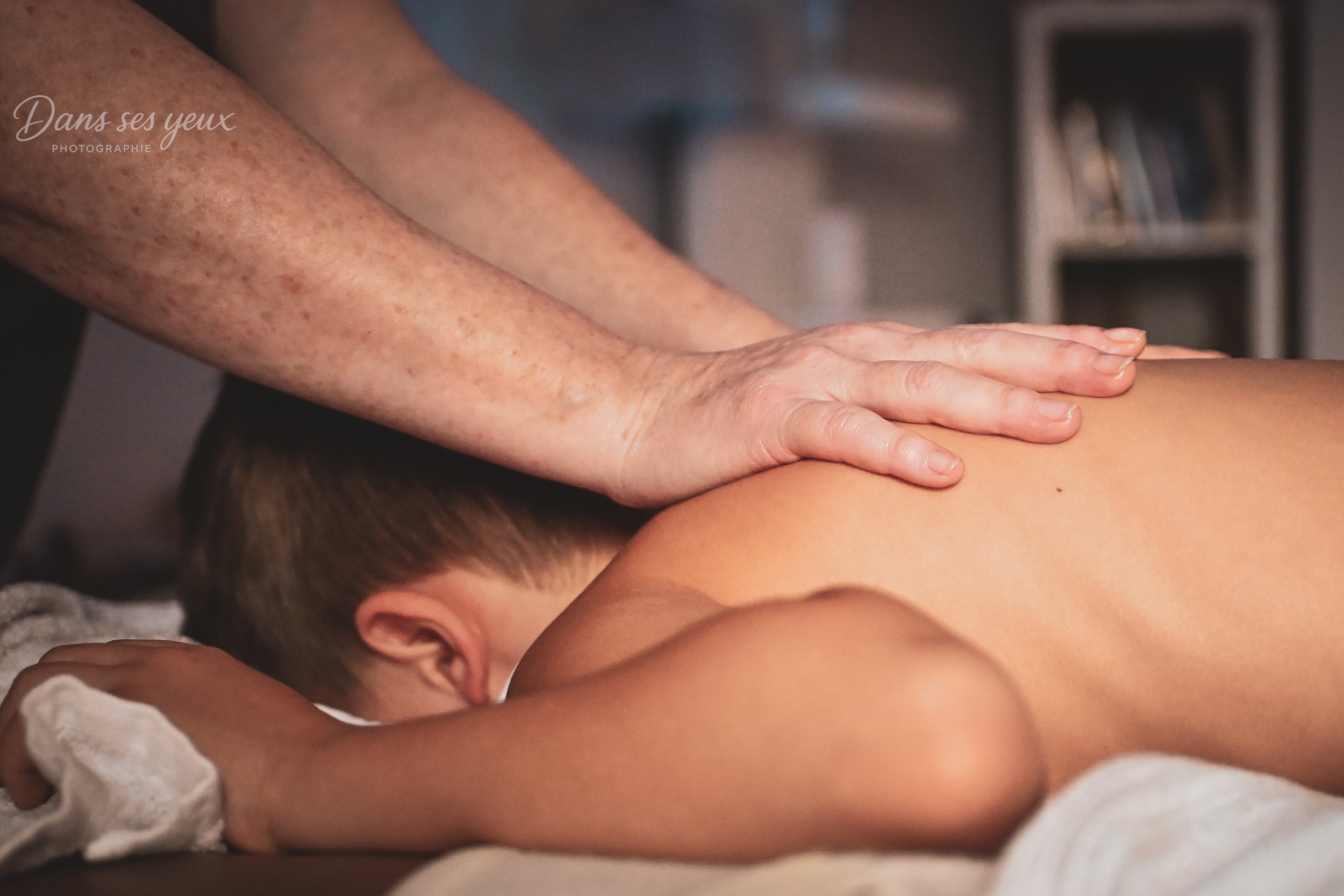 Geometric drawing of an outline square with sections divided by vertical, horizontal, and half circle lines.