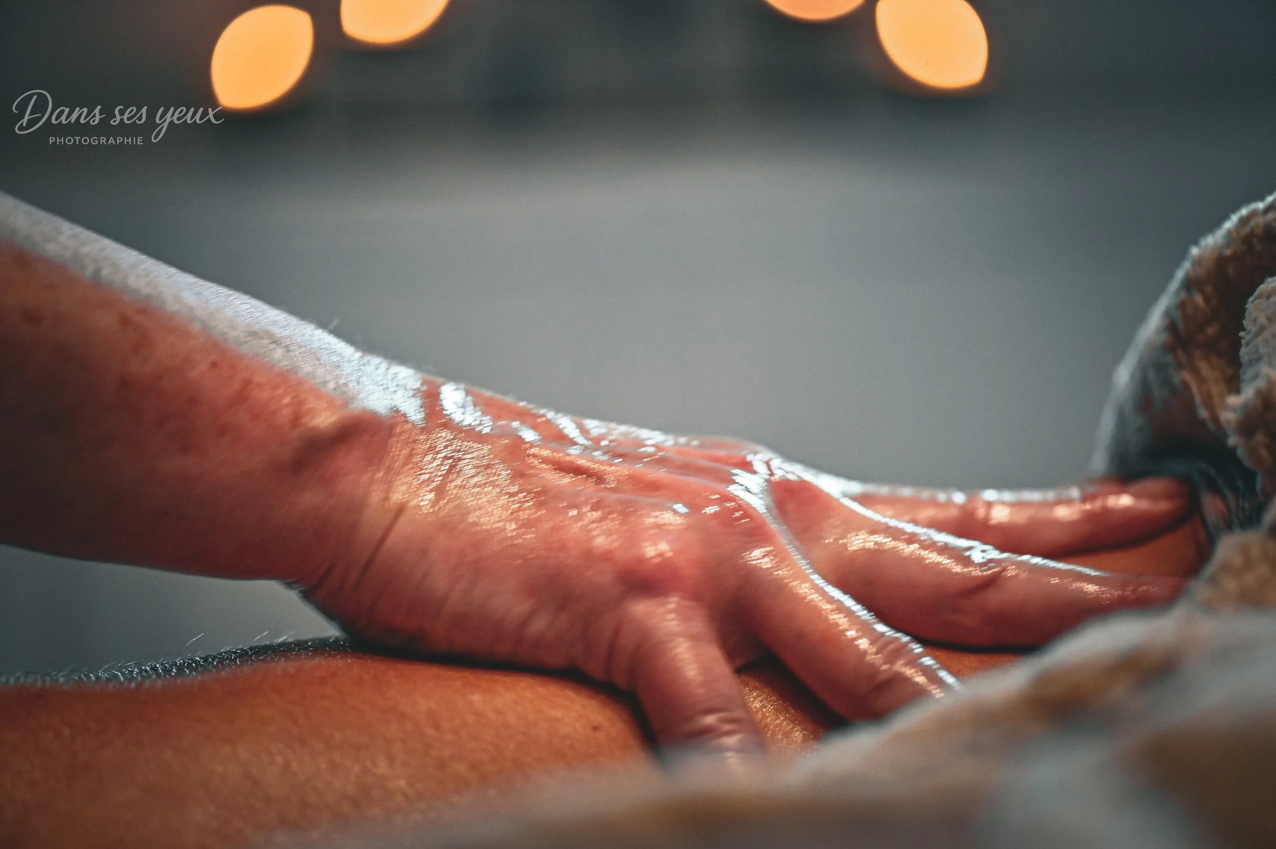 Geometric drawing of an outline square with sections divided by vertical, horizontal, and circle lines.