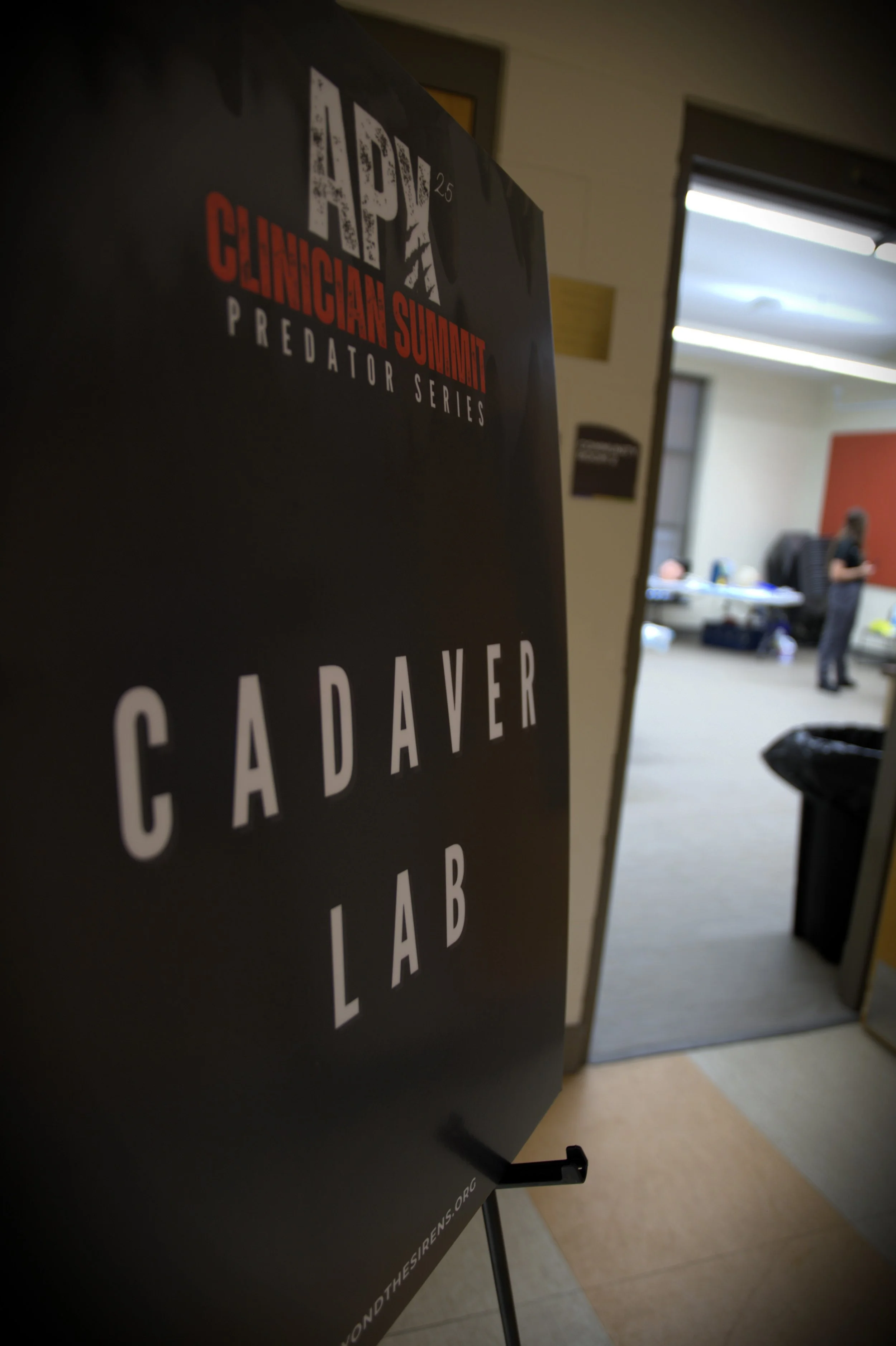 cadaver lab sign.jpg