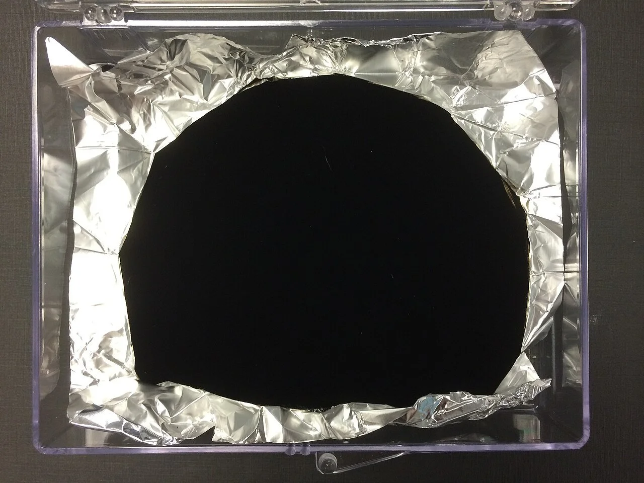 How to Make Space Disappear: The (Vanta) Black Hole