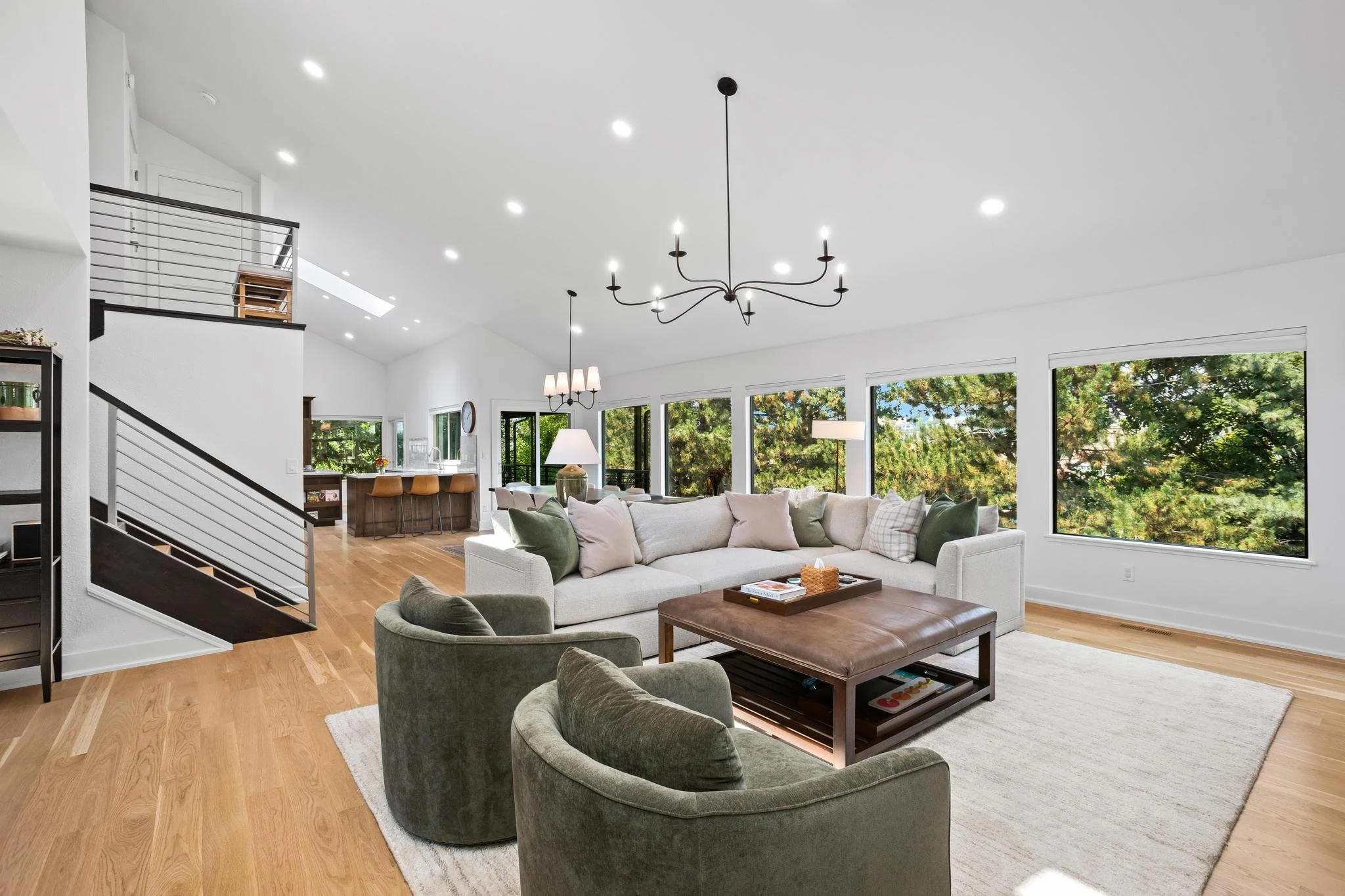 490 Balmoral008.jpg