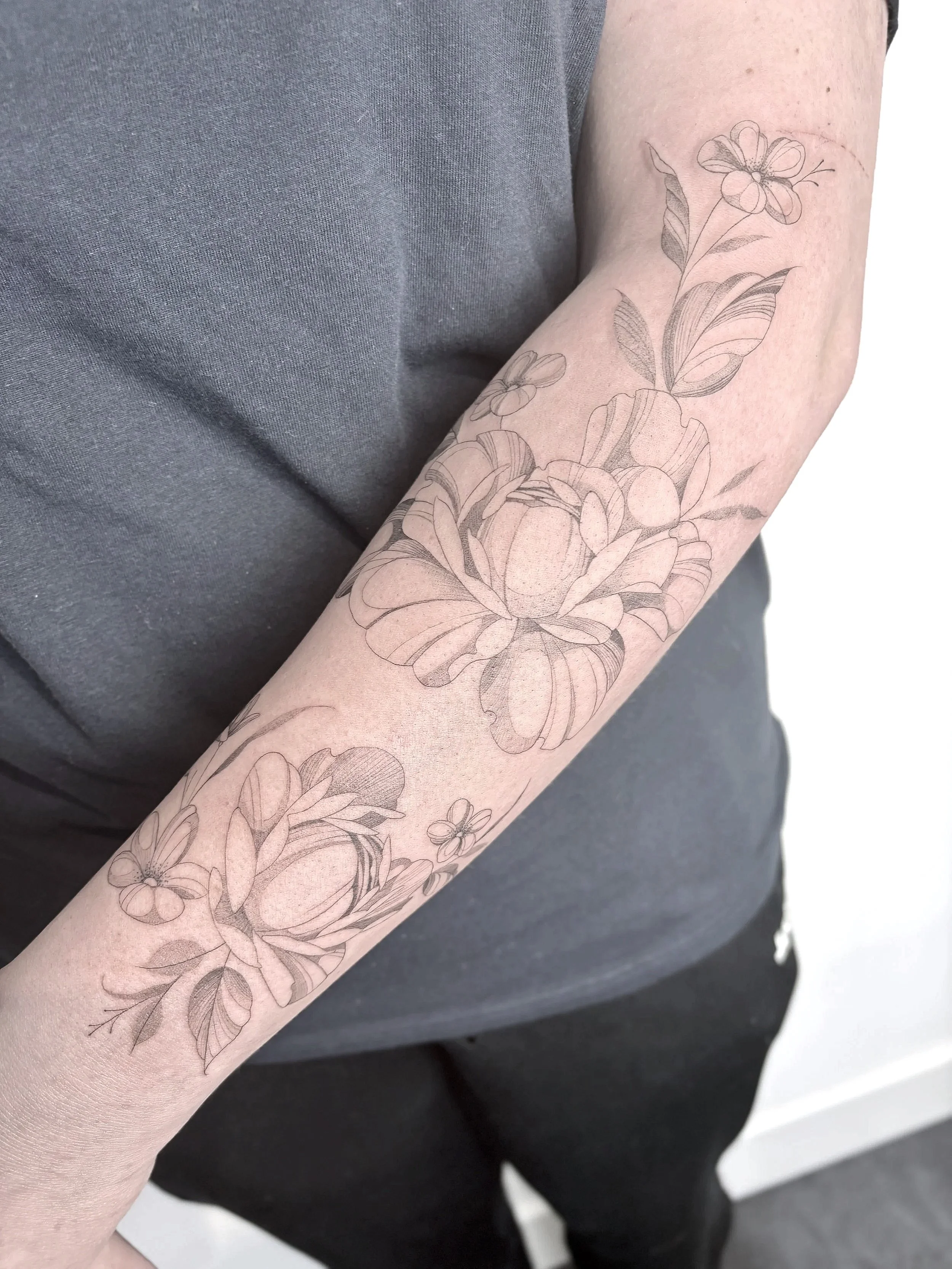 pioenrozen floral sleeve onderarm