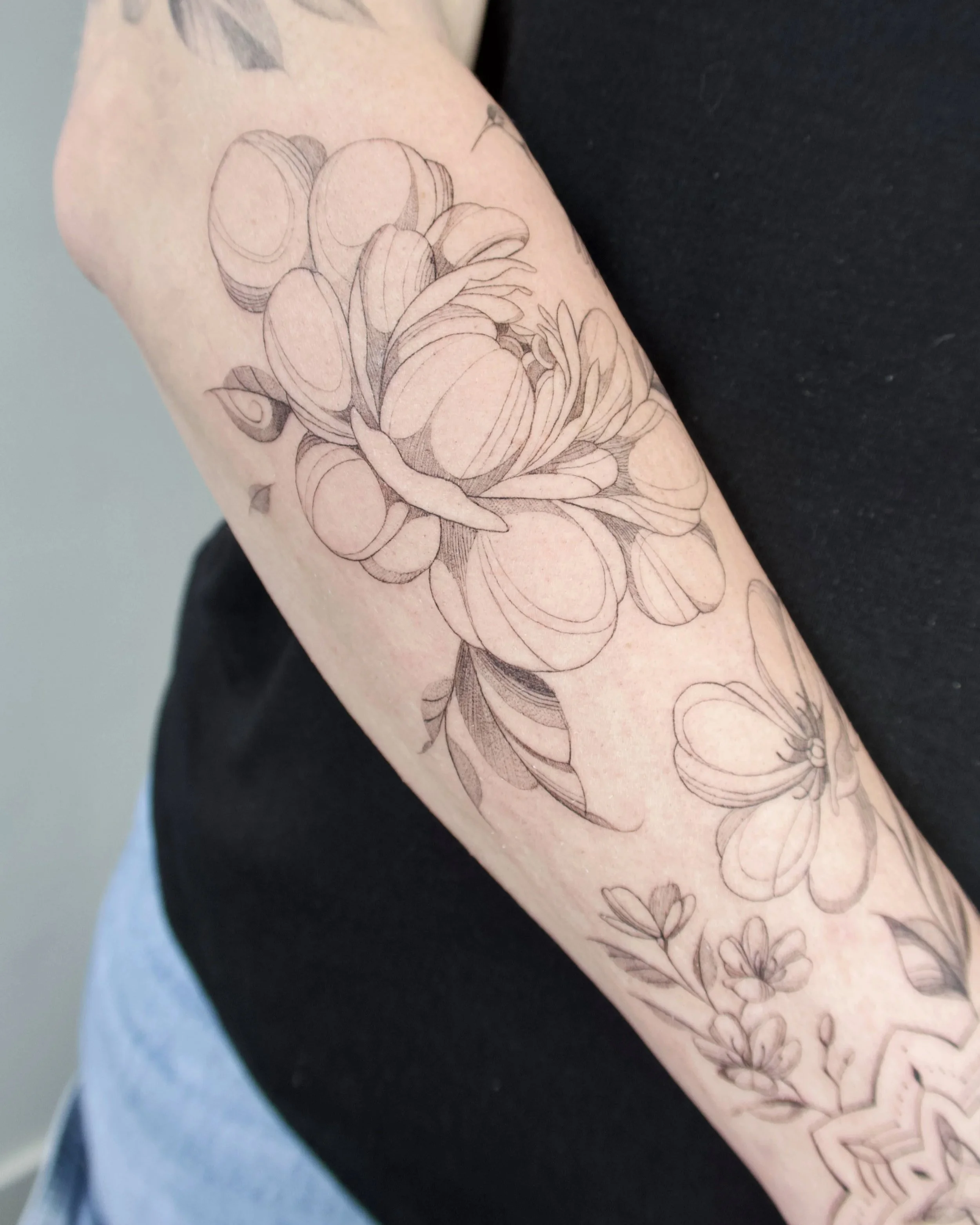 floral sleeve onderarm pioenrozen ornament