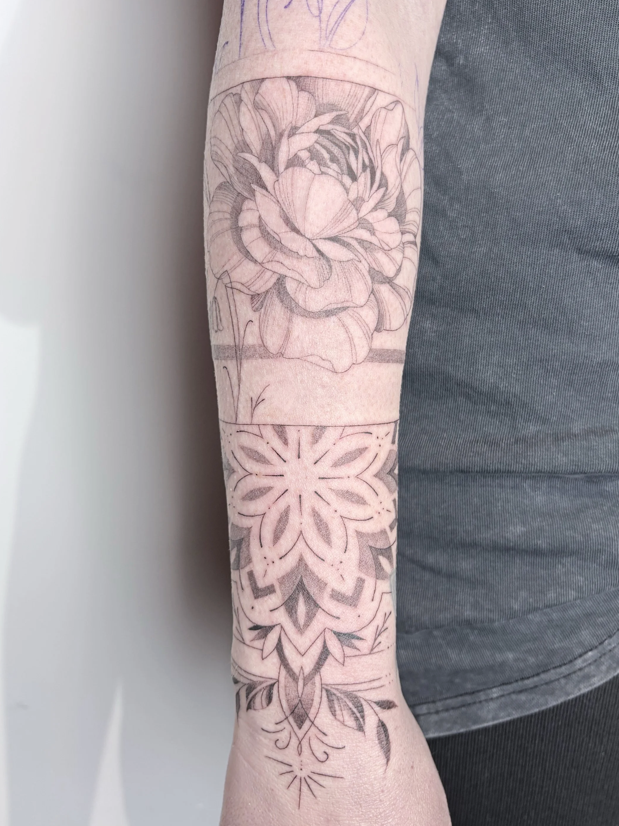 pioenroos mandala onderarm sleeve