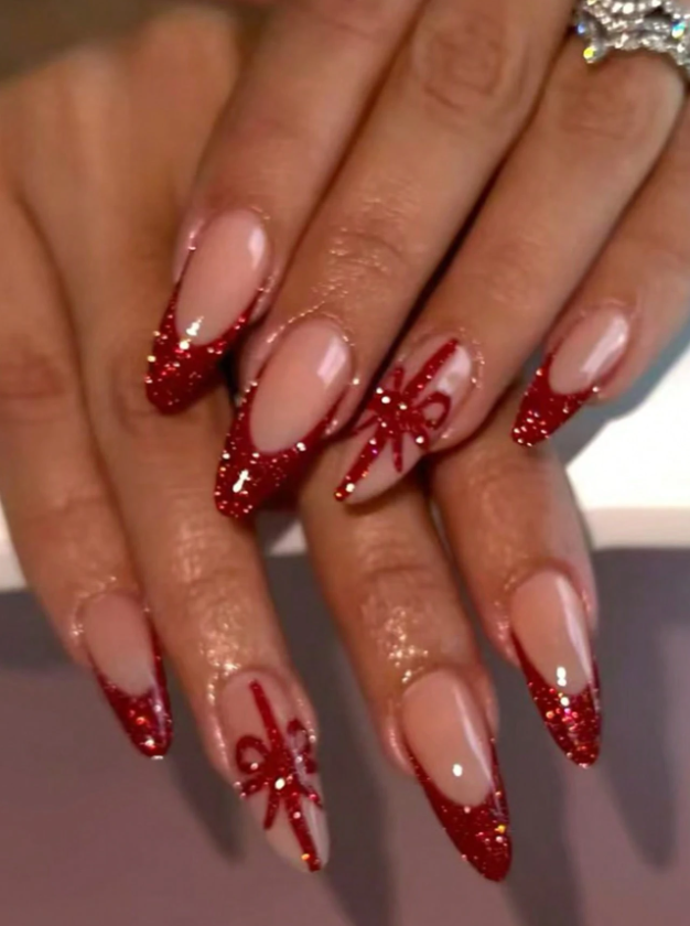 SHEIN Christmas Almond Shape Press On Nails