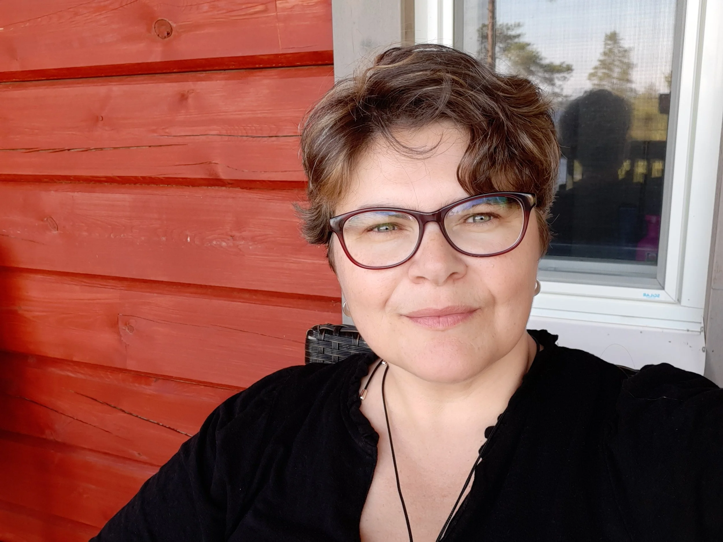 Born in Northwestern Italy and currently based in Denmark, Emanuela Marchetti is a painter and illustrator whose multidisciplinary background bridges archaeology, design, animation, and visual storytelling.

Throughout her studies and artistic journe