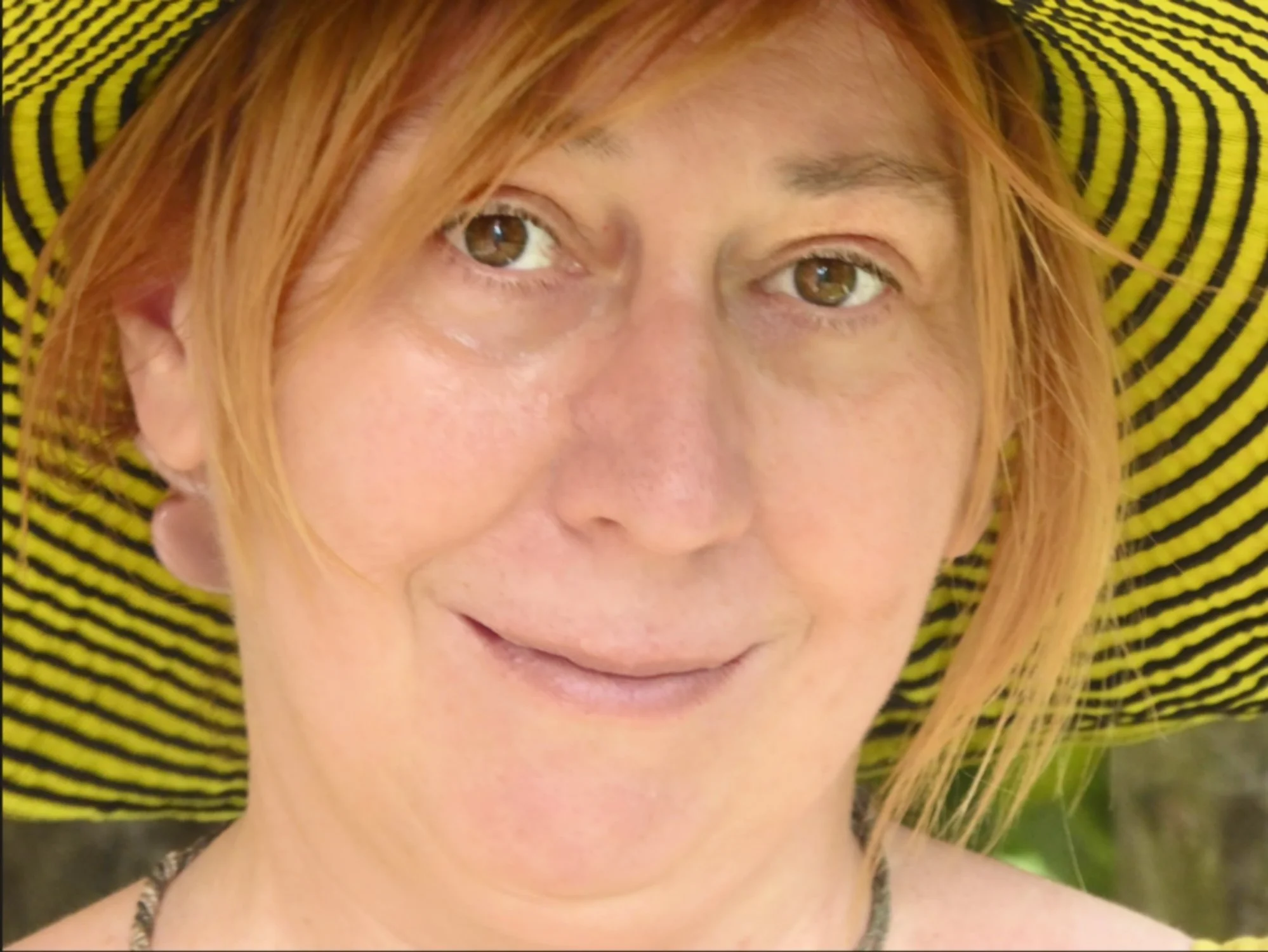 Born in Poland, Elżbieta Anna Sadkowski is a scenographer, sculptor, painter, and architect whose multidisciplinary practice moves fluidly between visual art, theatre, and spatial creation.

A graduate of both the Faculty of Architecture at the Craco