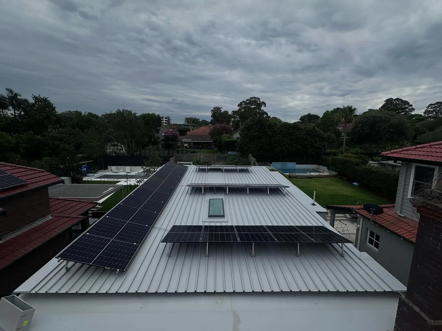 #bluescope #roofing#solarpanels #kliplok #skylights #sydney @dmc_building. Gladesville