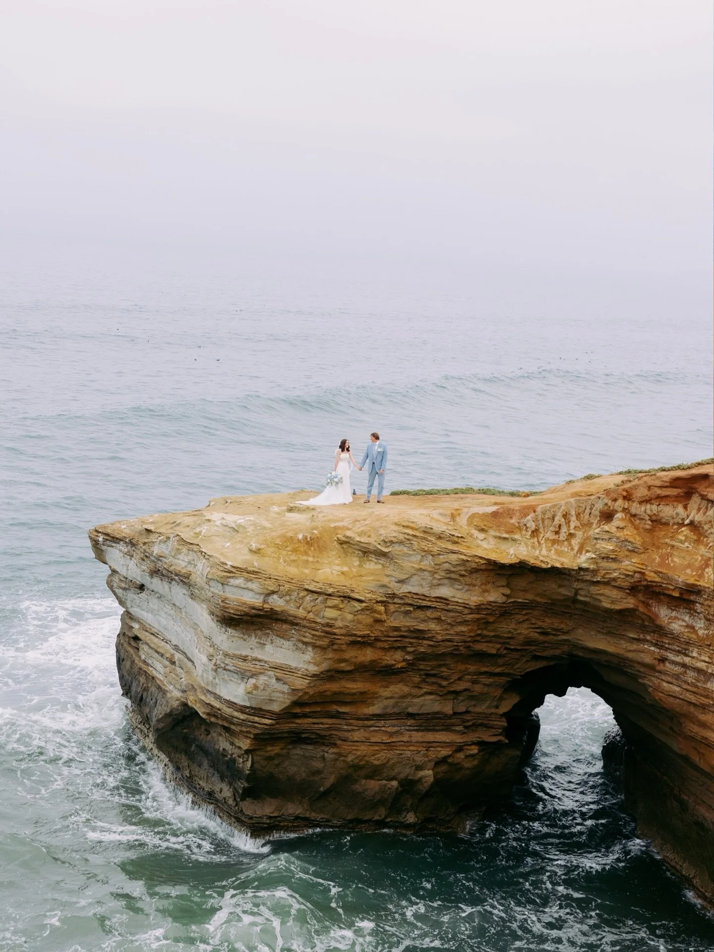 Sharlotte &amp; Brandon at Sunset Cliffs 🌅

#californiaweddingphotographer #utahweddingphotographer #sunsetcliffs #sandiegophotographer #travelweddingphotographer