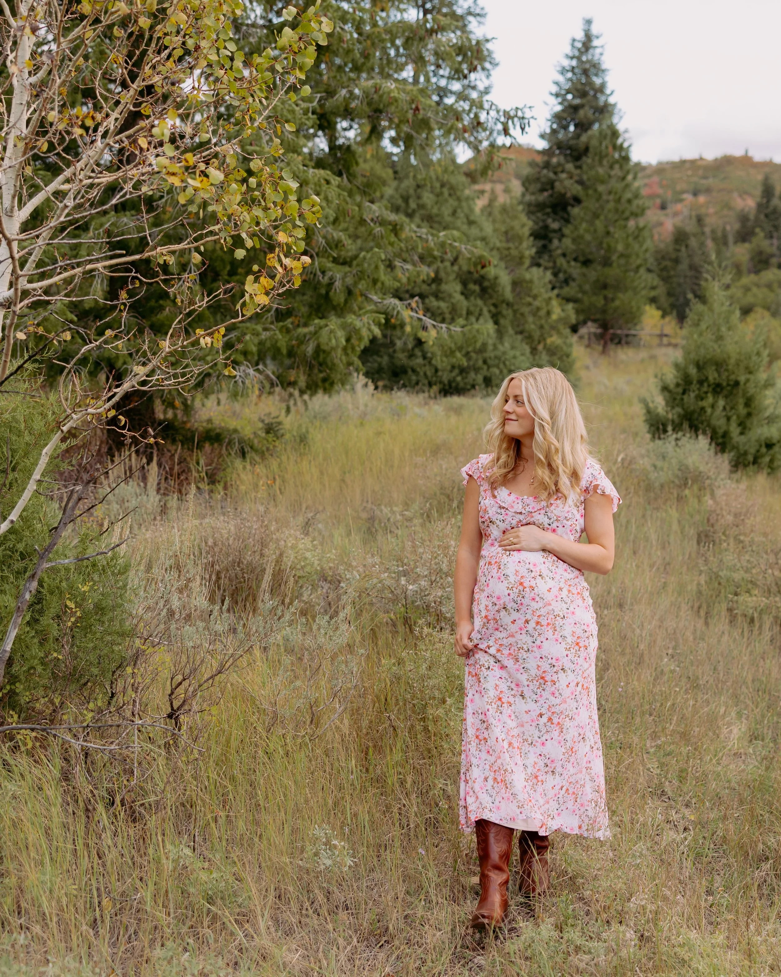Fall maternity session for my friends. So excited for this sweet baby to arrive!

#utahmaternityphotography #utahfamilyphotography #utahphotographer #utahfallphotos