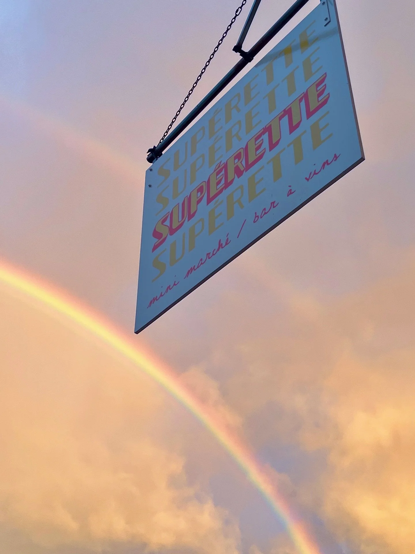 A dreamy moment on our corner from @step.well.✨

See you for Friday ap&eacute;ro.