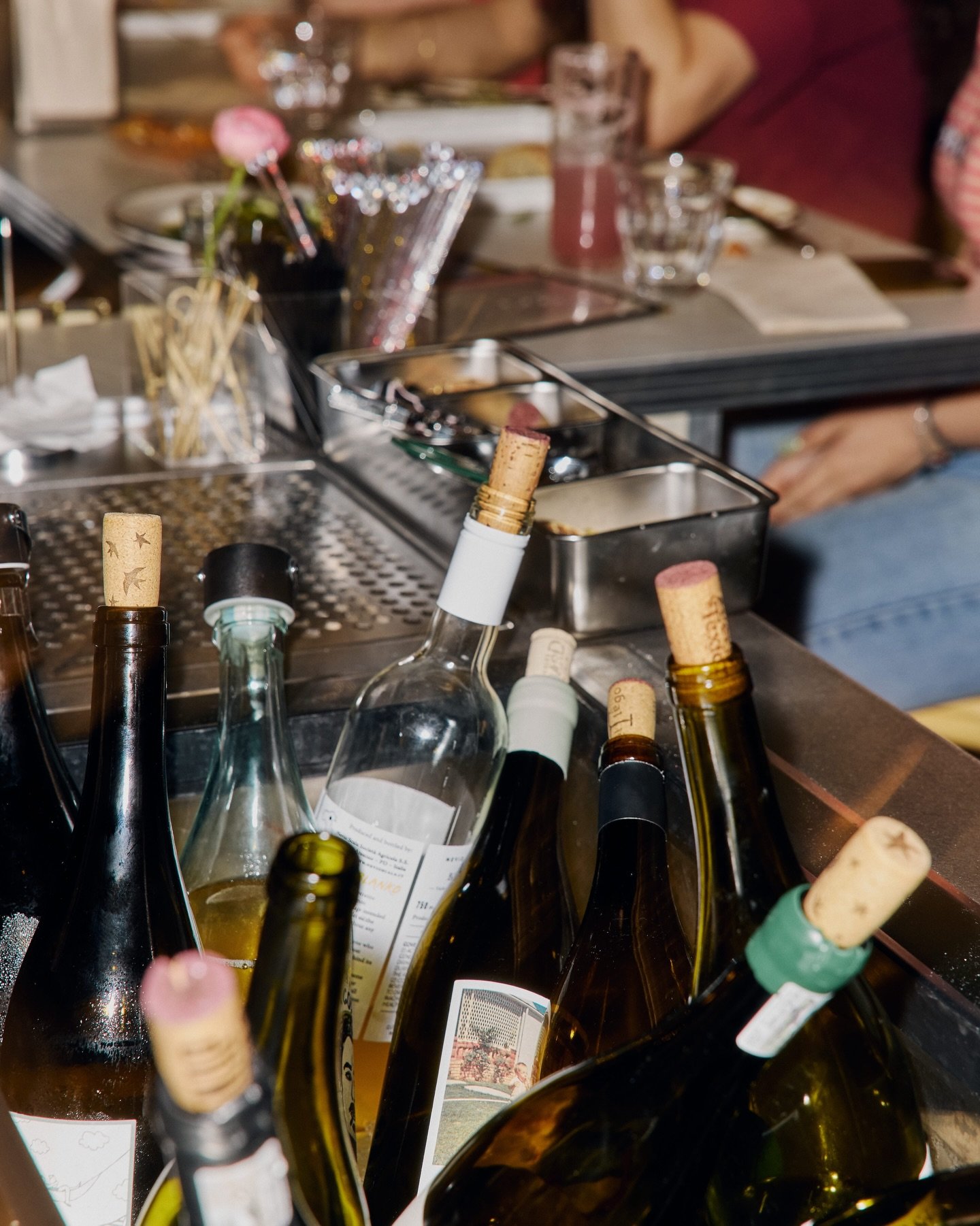 We were just thinking that a sneaky-warm week lends itself to sneaking out for a bar seat. 🤭