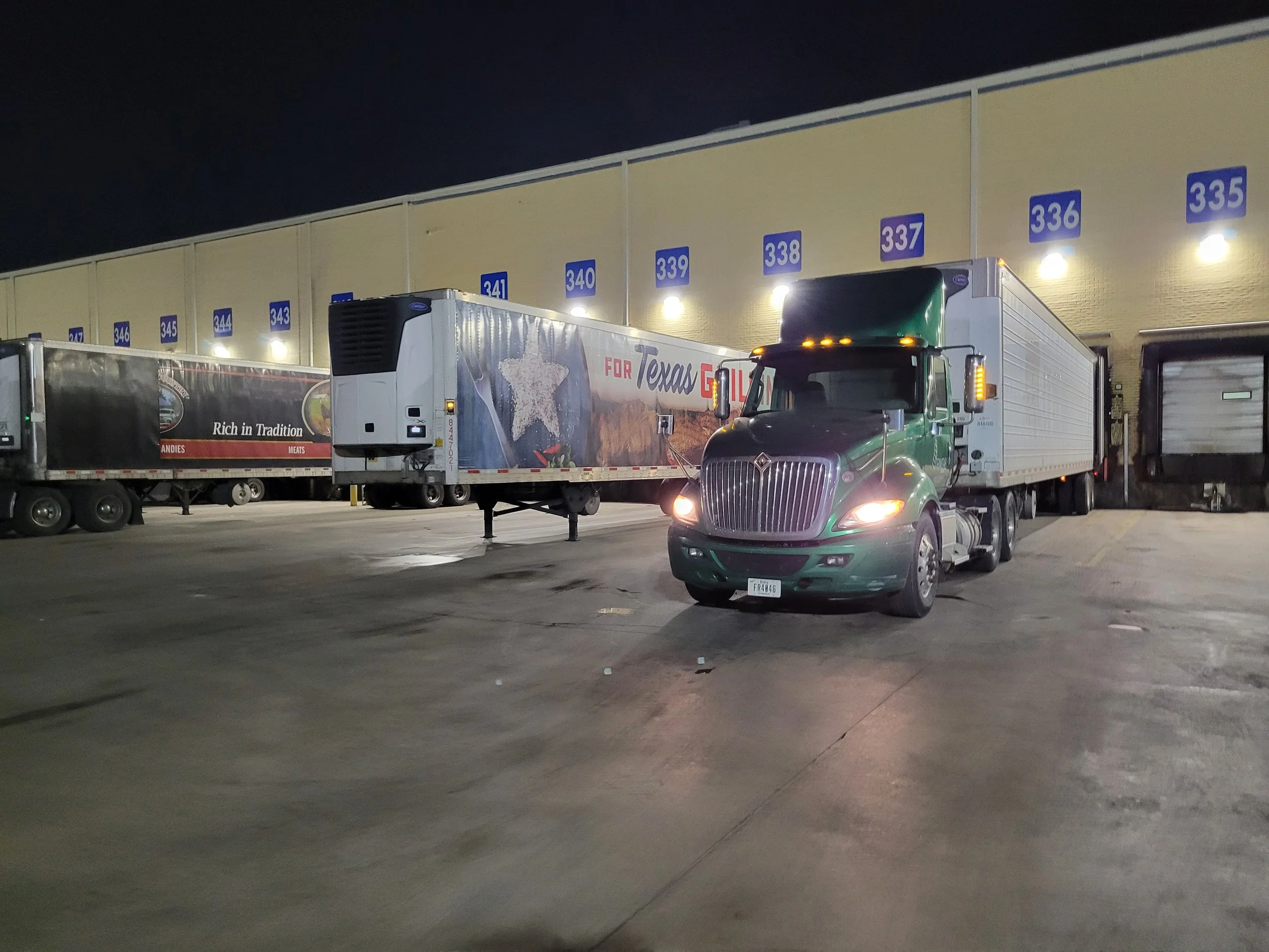 Truck at H-E-B 2.jpg