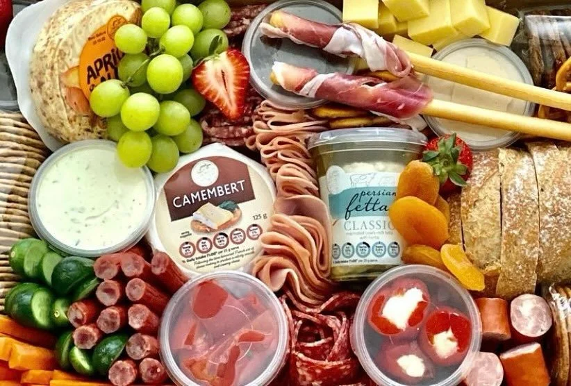 Lunch time 🤤🧀🥓🥖🍓

#lunch #grazing #delicious #delivery #delish #food #satisfying #supportsmallbusiness #supportlocal #yum