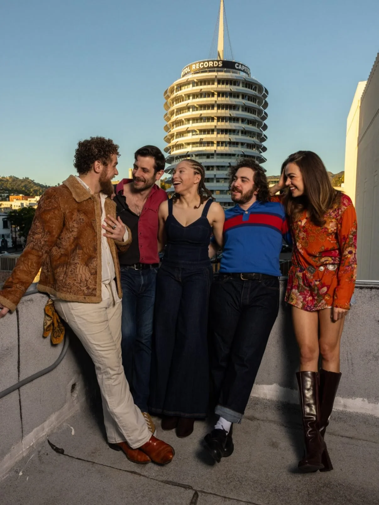 Bistro ❤️

The Stereo Undies 🩲 
.
.
.
.
.
@jake.regensburg 
@quinnallynmartin 
@laurenhiilani 
@pigeonswithoutborders 

#legends #thebest #pros #stereophonictour #understudies