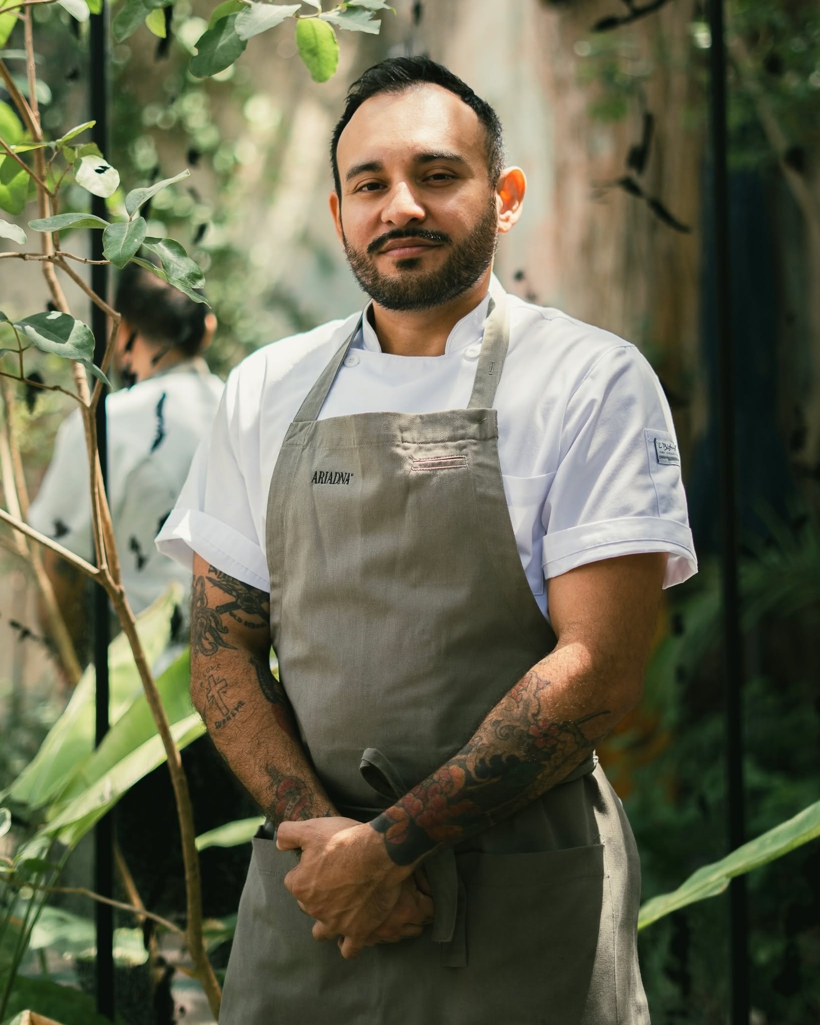 Chef Guillermo Carrillo, el origen de nuestros platillos desiguales est&aacute;n en sus manos.