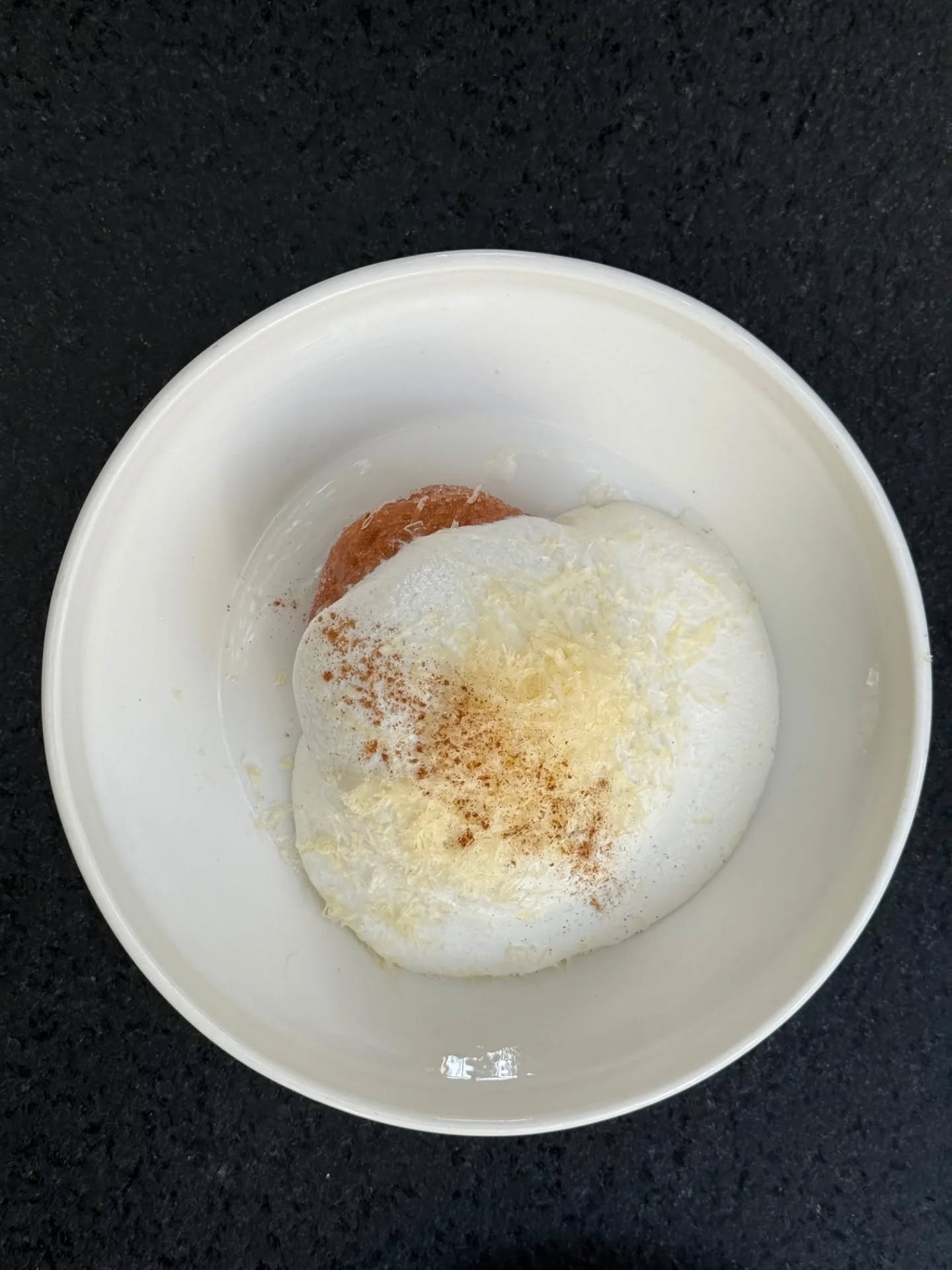 &ldquo;La Dona&rdquo; Un nuevo postre, acompa&ntilde;ada de una espuma de arroz con leche, canela y queso parmesano.

#CasaAriadna #gastronom&iacute;adesigual 
#M&eacute;ridaYucat&aacute;n