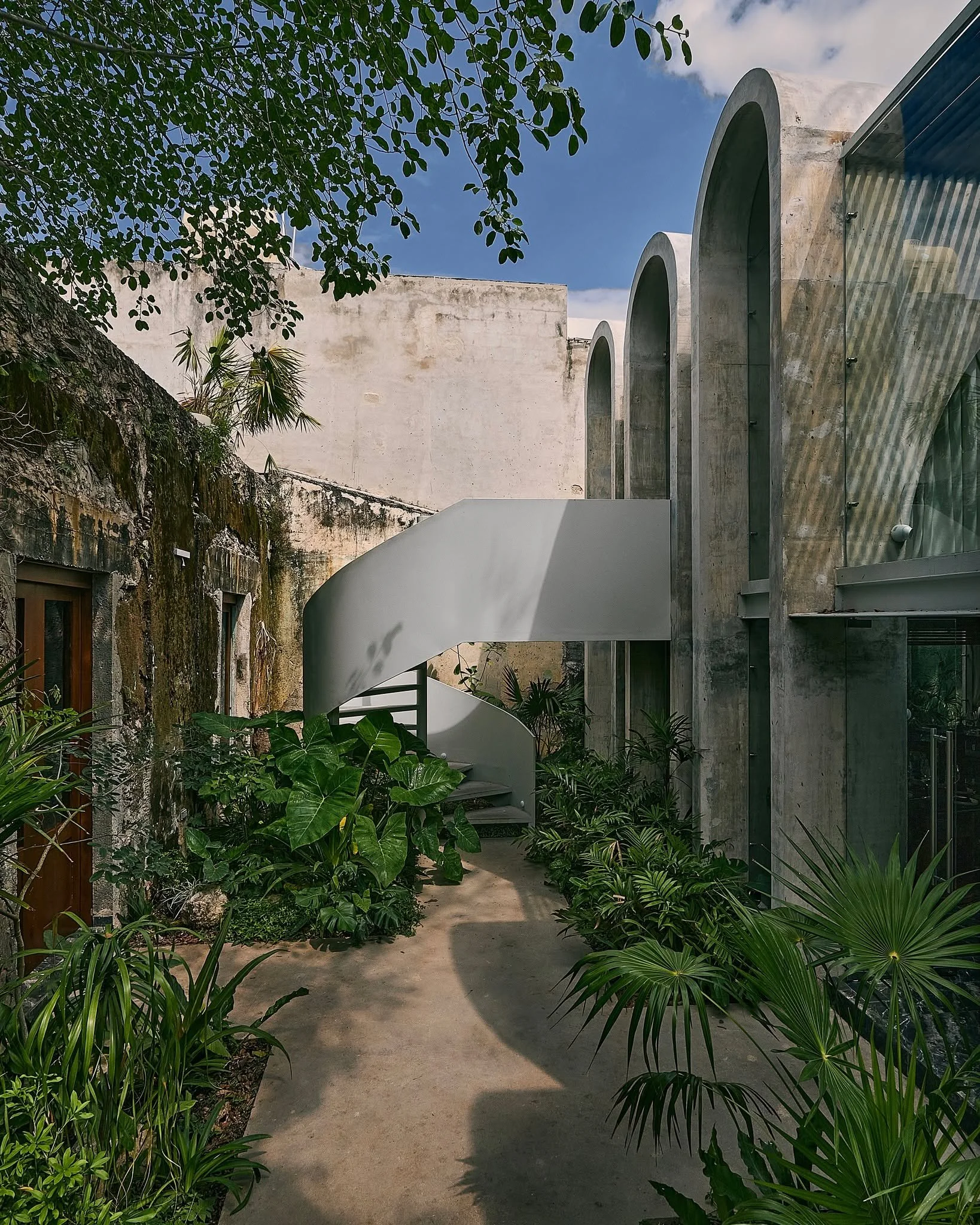 Nuestro espacio es tuyo: recorre el corredor de la 47.

Contamos con disponibilidad privada.

📍 Calle 52 #450 C x 47 y 45�Corredor Gastron&oacute;mico de la 47.