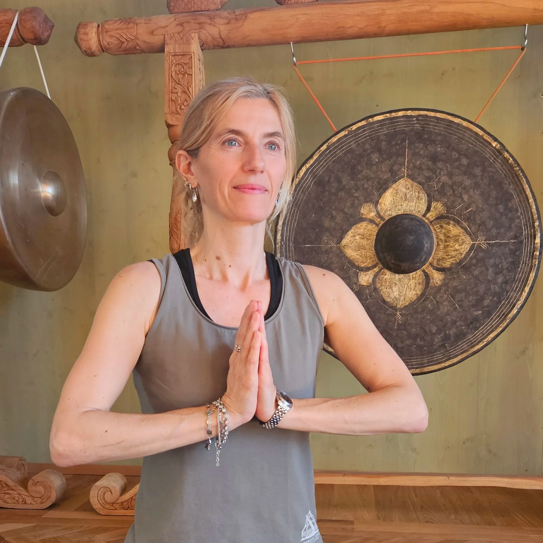 Yogilates mit Angela Petrone