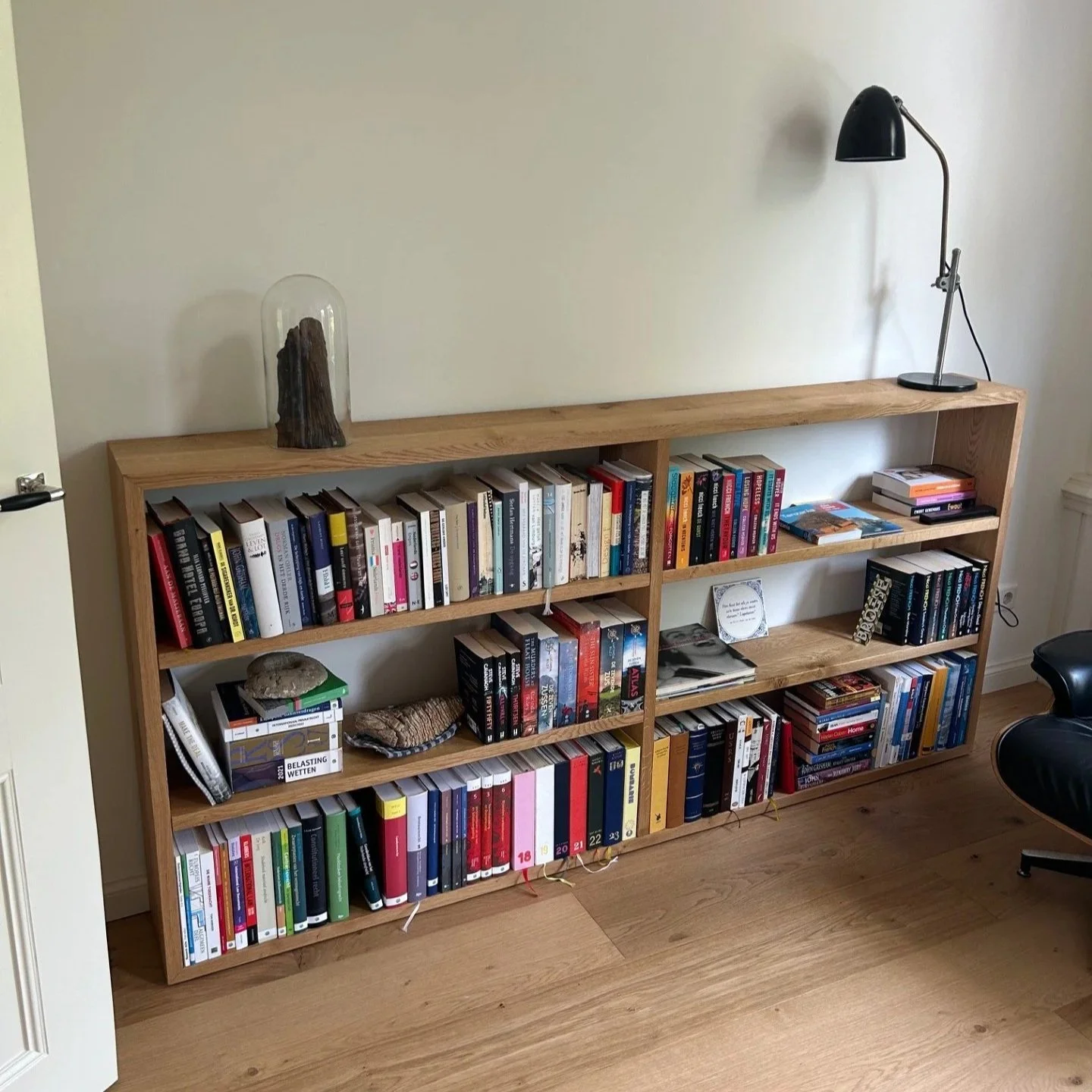 Eiken boekenkast