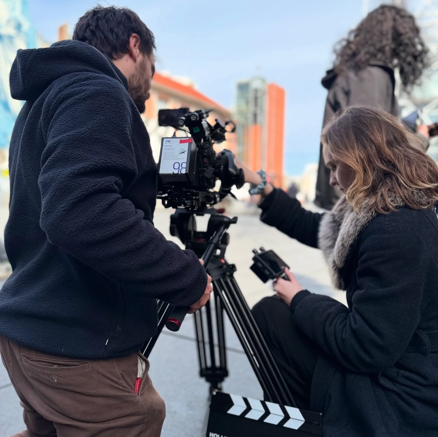 “Ça se fait pas” de @winniebambolina
Réalisation @winniebambolina
Assistant réal @niels_goy
Scripte Zoé Flageul
Comédienne @magalibutault
DOP @damien.cabries
Assistante caméra 👋🏻
Lumi&eg