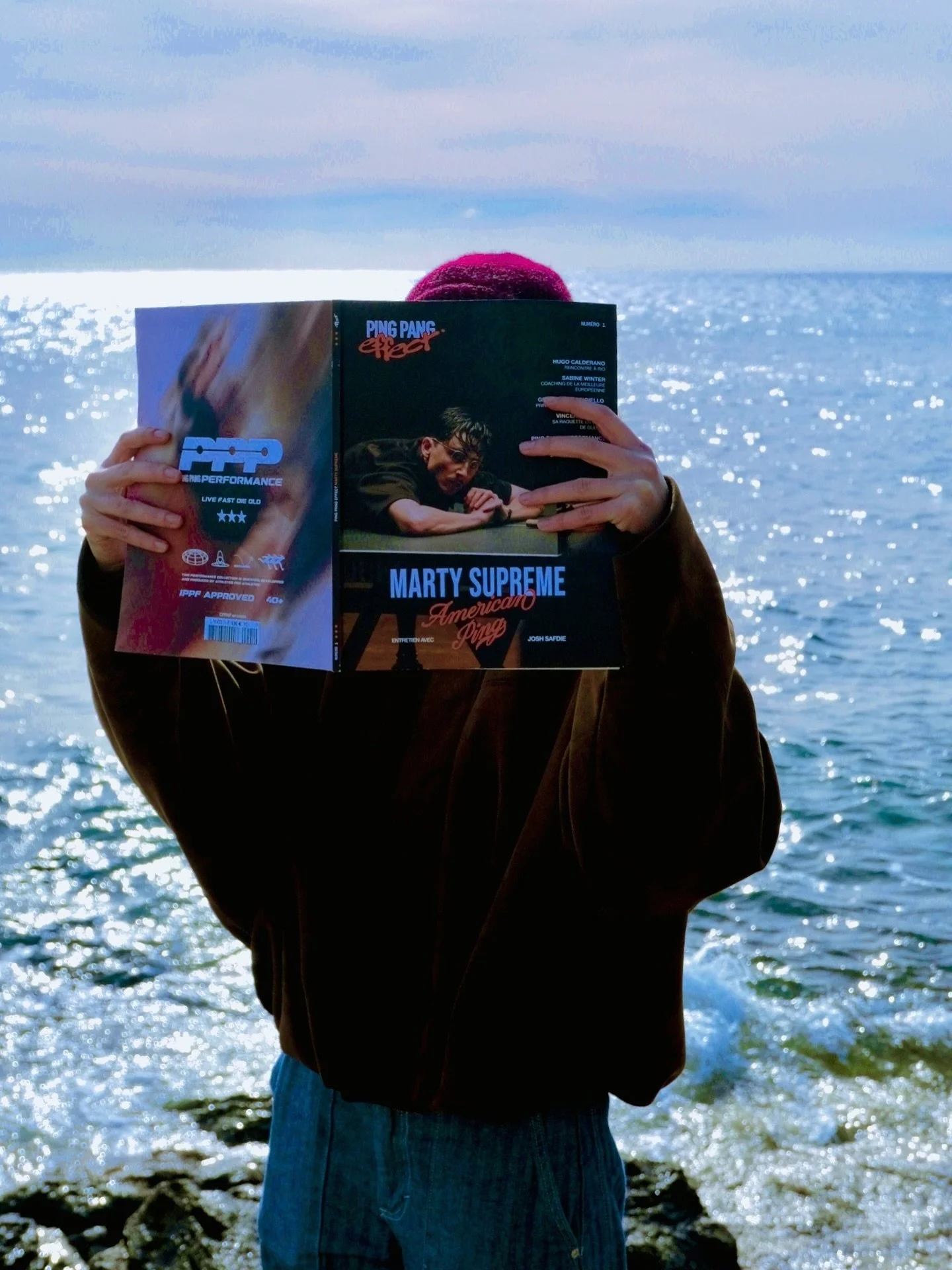 &ldquo;Un biopic sur Timoth&eacute;e Chalamet&rdquo; ? On ne vous en dit pas plus, tout est dans le magazine.

@pingpangeffect 🏓 nous plonge dans les coulisses de Marty Supreme juste avant sa sortie. C&rsquo;est beau, c&rsquo;est brut, et c&rsquo;es