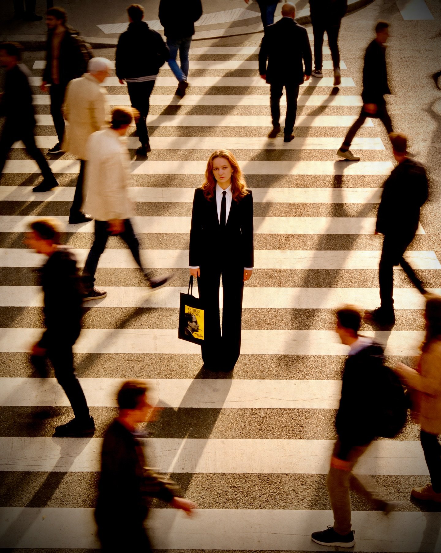 9 minutes et 43 secondes. C&rsquo;est le record &agrave; battre pour traverser le Louvre.

Entre l&rsquo;h&eacute;ritage de la Nouvelle Vague et l&rsquo;esth&eacute;tique d&rsquo;aujourd&rsquo;hui, le tote bag @cahiersducinema_officiel vous accompagn