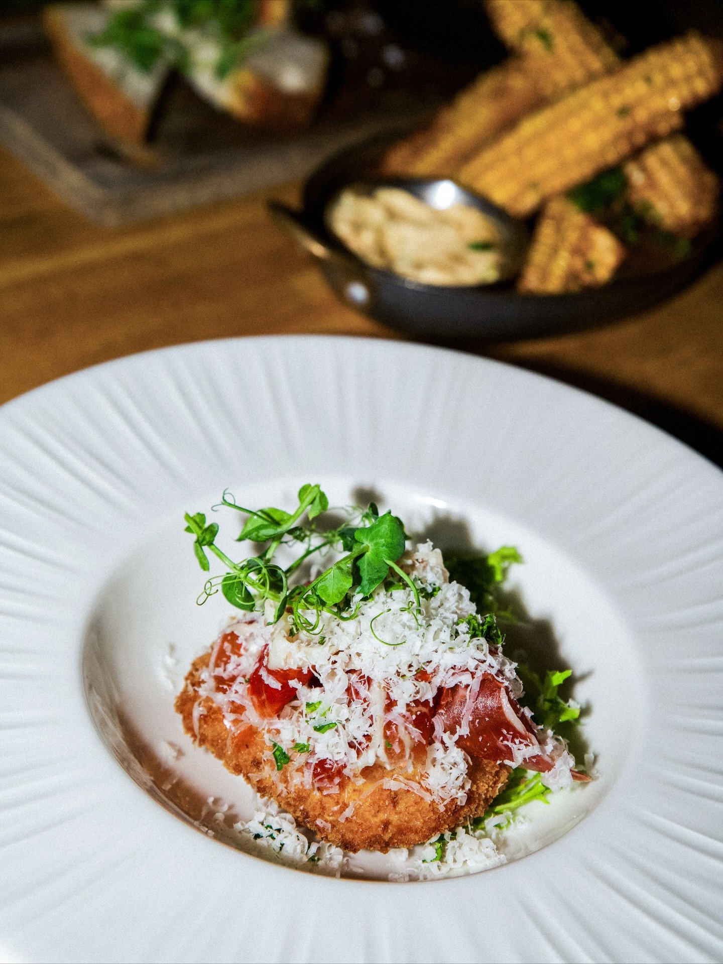 Nytorv 11 er nomineret til Danmarks Bedste Spiseoplevelse 2025 ⭐️ Det er en k&aelig;mper &aelig;re og et stort skulderklap til hele holdet, og ikke mindst til alle jer g&aelig;ster, der hver dag g&oslash;r Nytorv 11 til et varmt og levende sted i hje