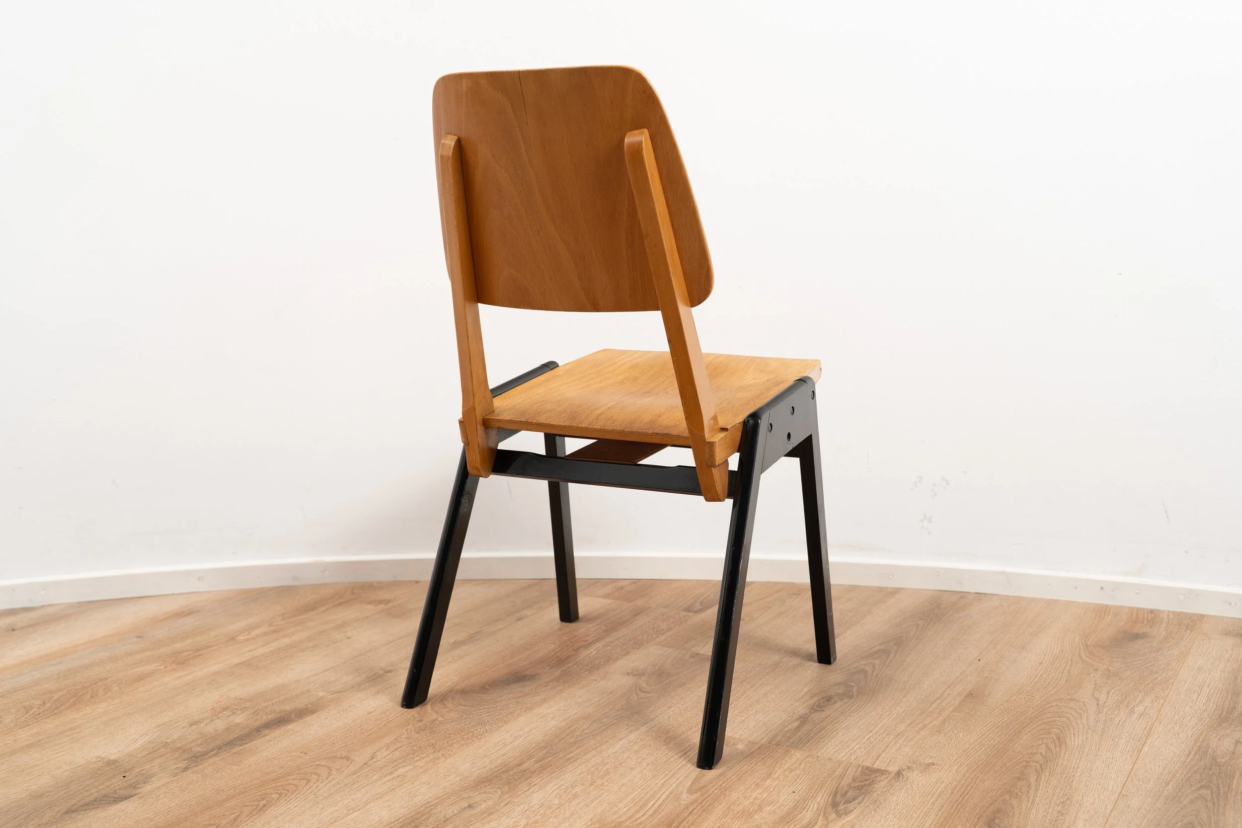 Dining chair by Ronald Rainer (4 of 5).JPG