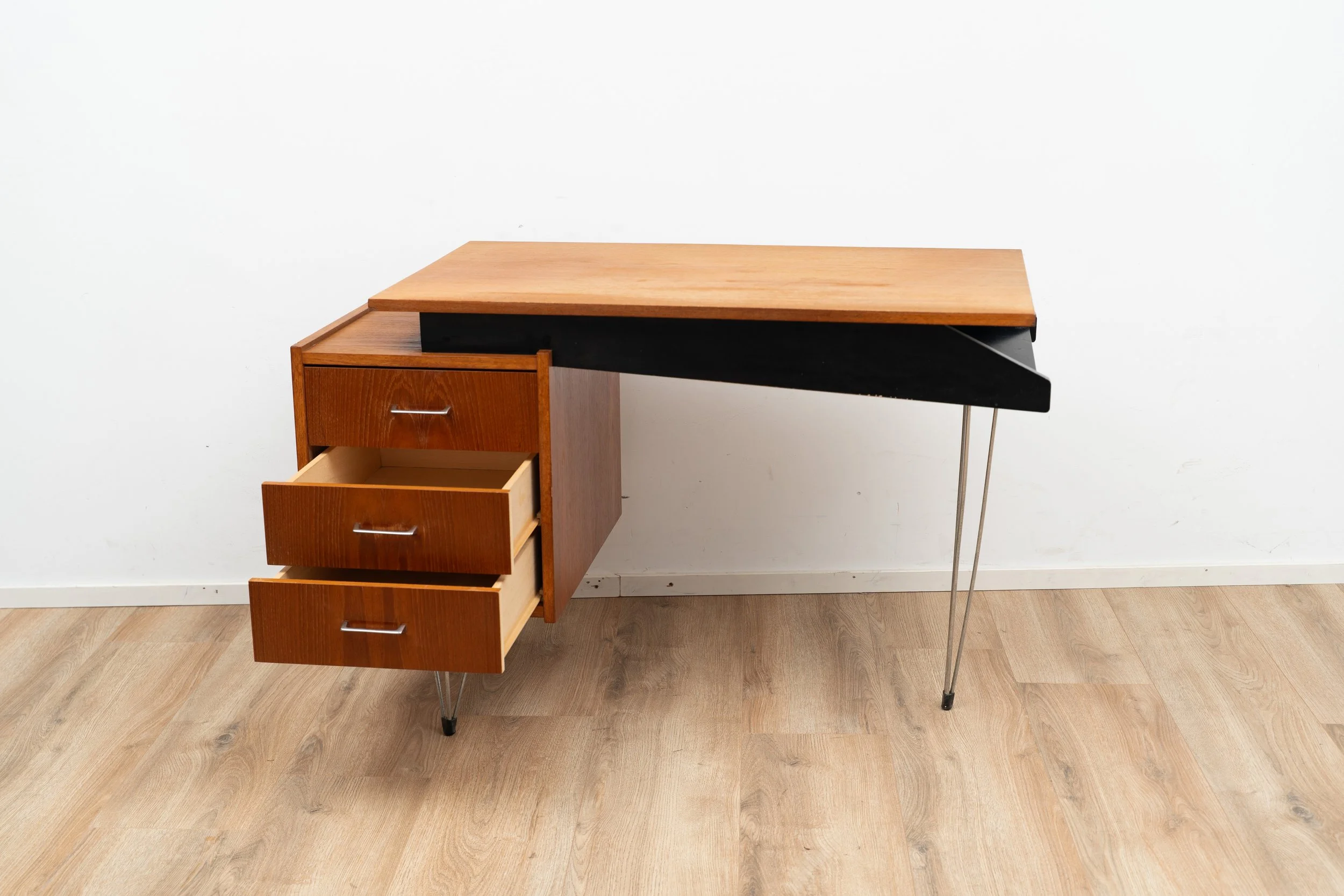 Hairpin Writing Desk by Tijsseling Nijkerk (4 of 12).JPG