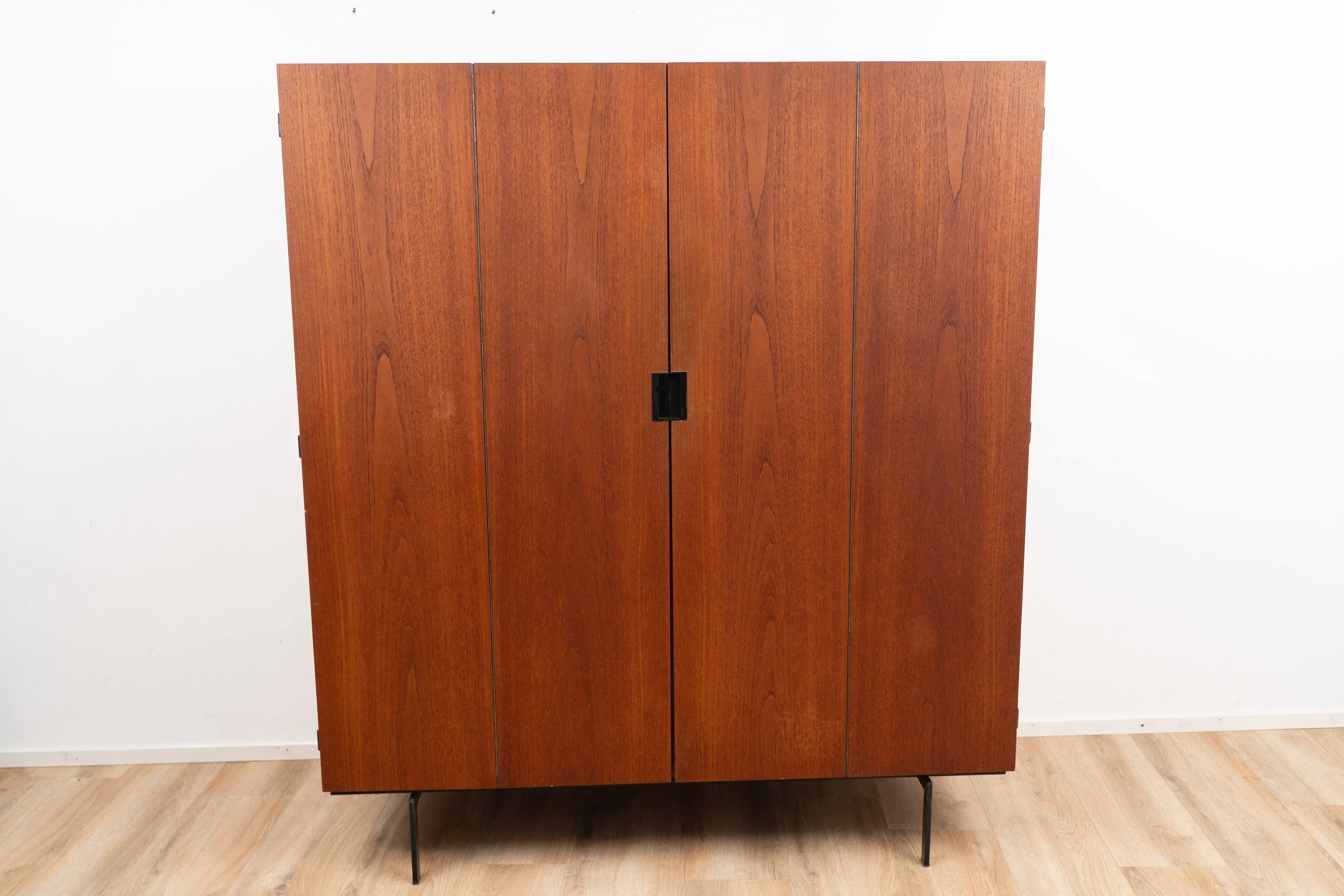 KU14 Wardrobe by Cees Braakman (4 of 17).JPG