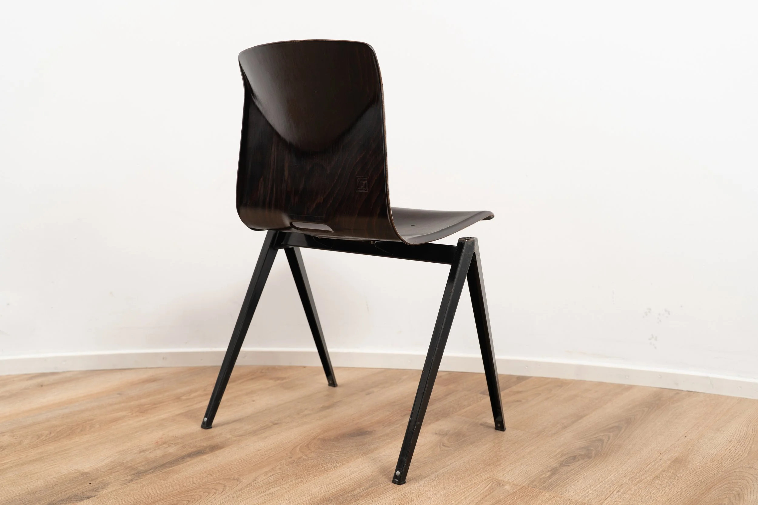 Galvanitas S22 - Black (5 of 5).JPG