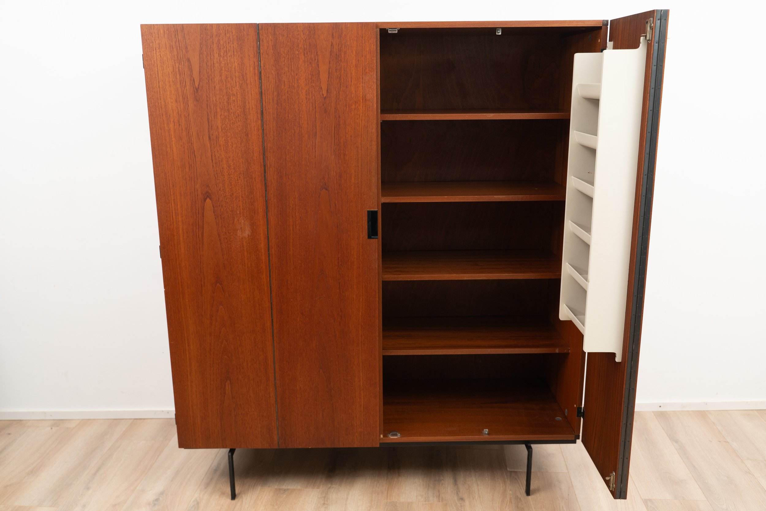 KU14 Wardrobe by Cees Braakman (14 of 17).JPG