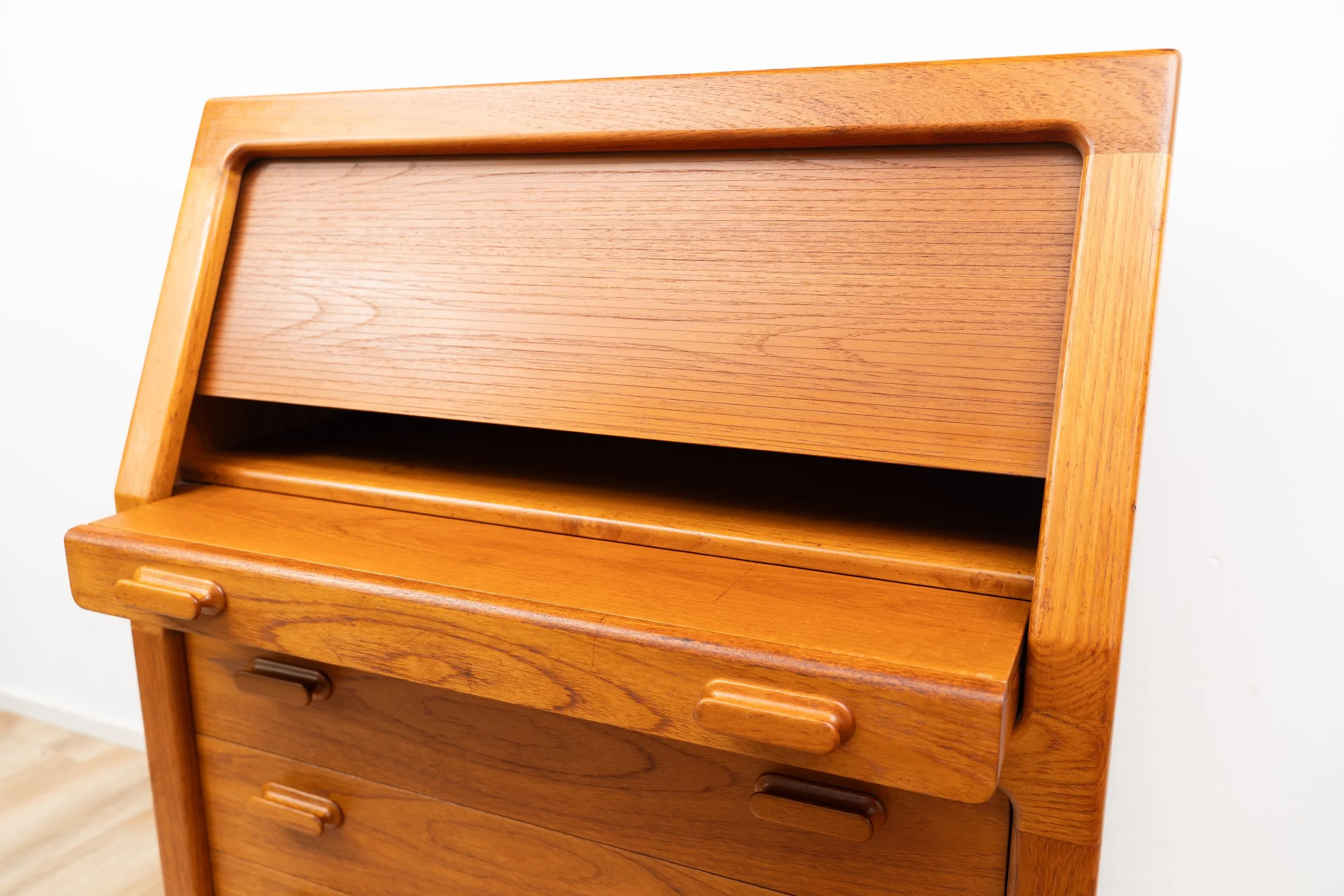 Secretaire by Dyrlund (10 of 16).JPG