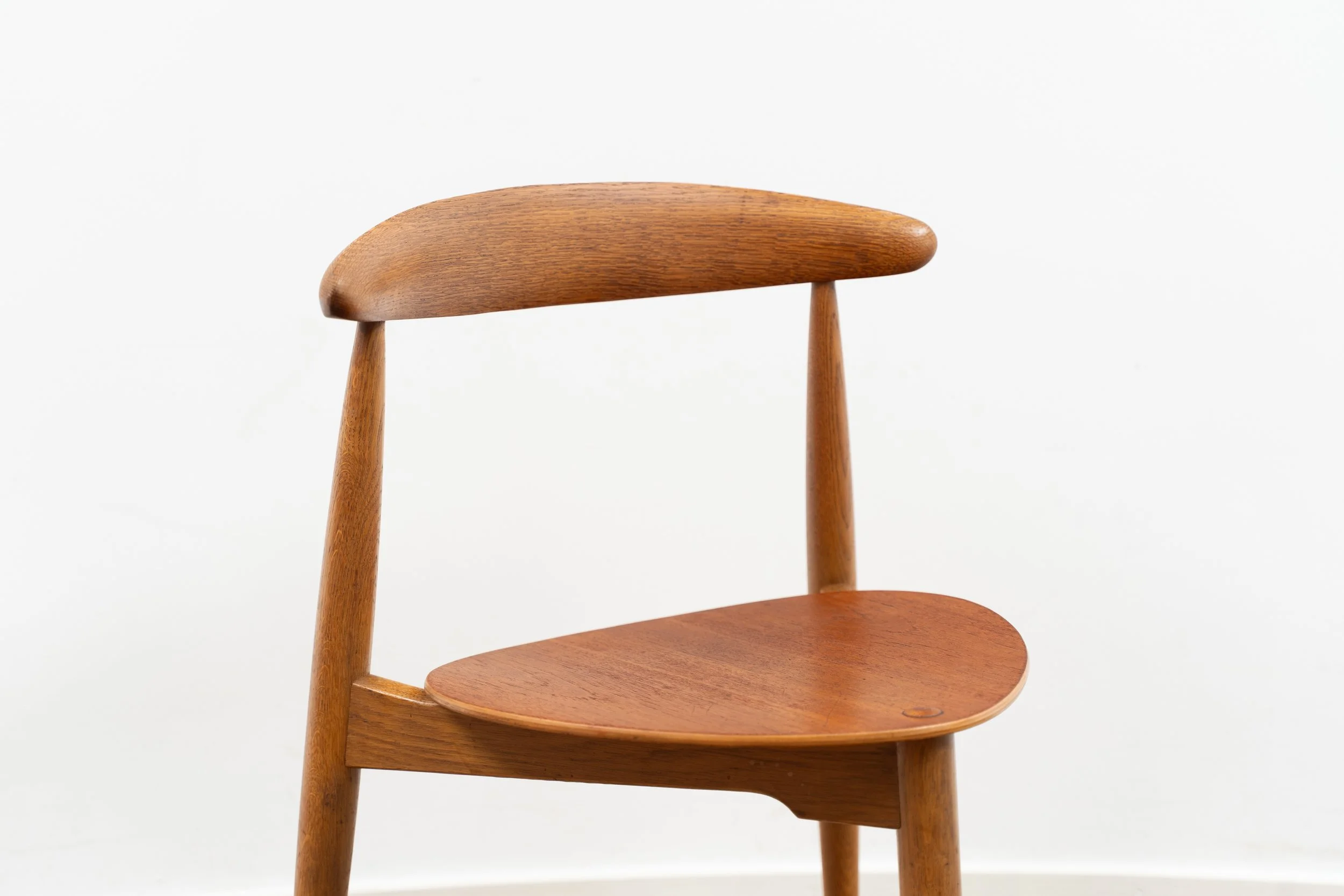 Dining Table & Chairs by Hans Wegner (4 of 15).JPG
