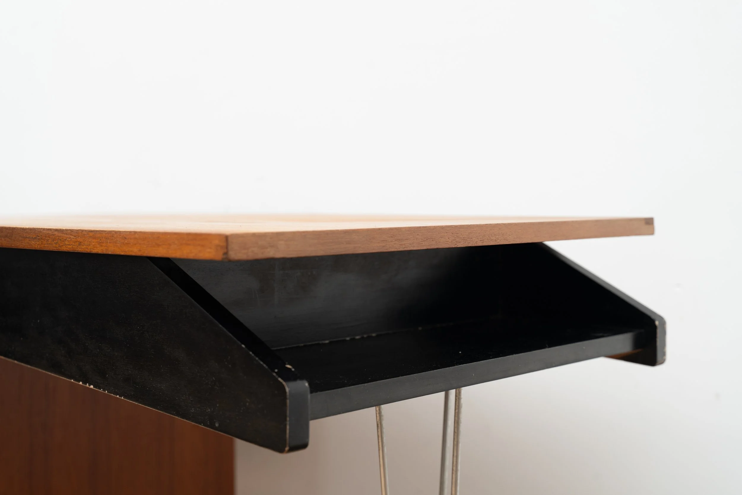 Hairpin Writing Desk by Tijsseling Nijkerk (8 of 12).JPG