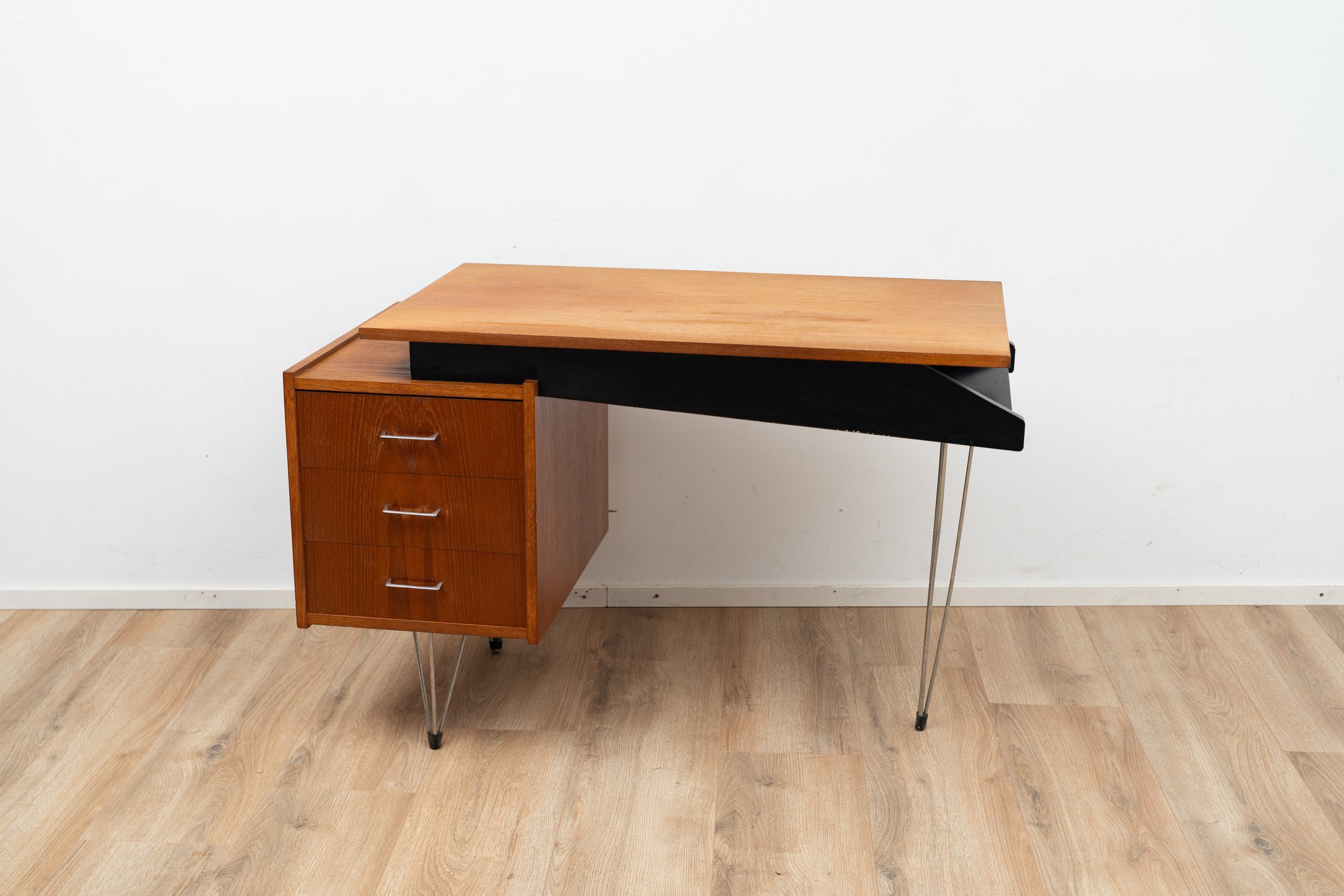 Hairpin Writing Desk by Tijsseling Nijkerk (2 of 12).JPG