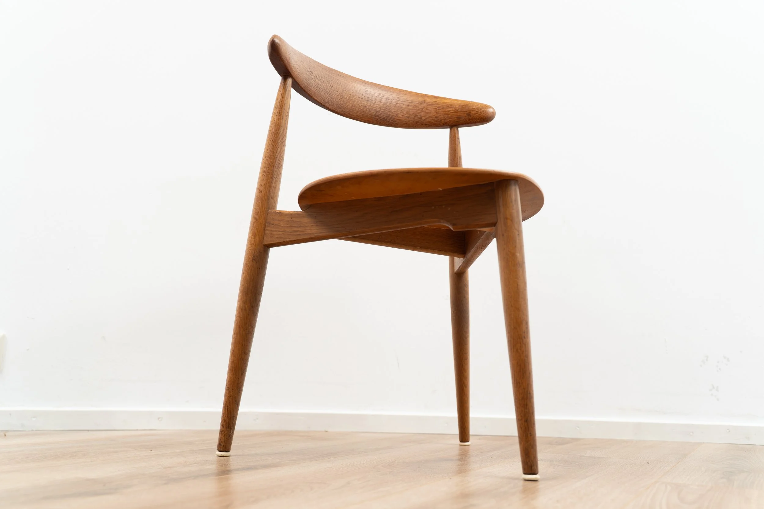Dining Table & Chairs by Hans Wegner (5 of 15).JPG