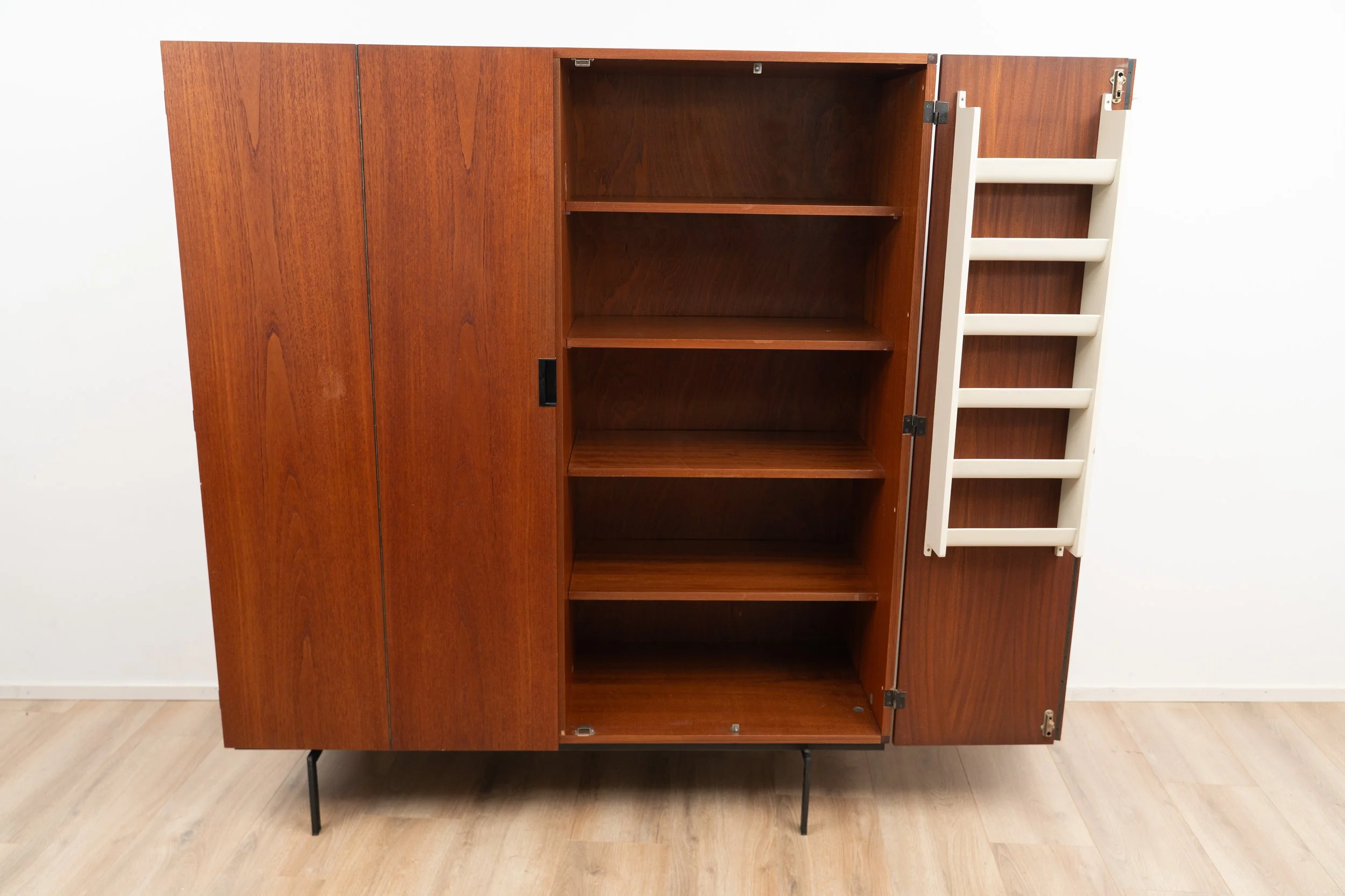 KU14 Wardrobe by Cees Braakman (13 of 17).JPG