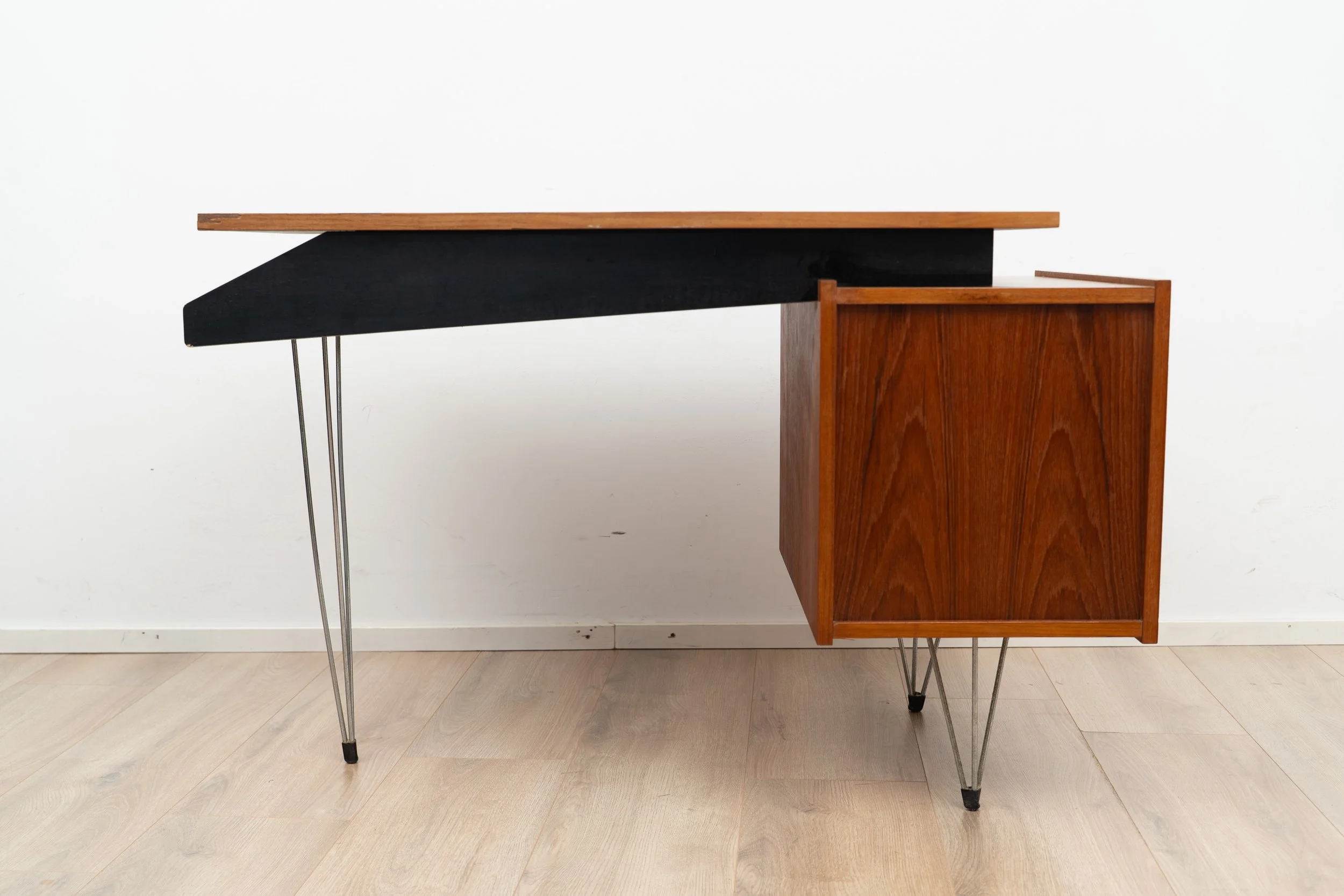 Hairpin Writing Desk by Tijsseling Nijkerk (12 of 12).JPG