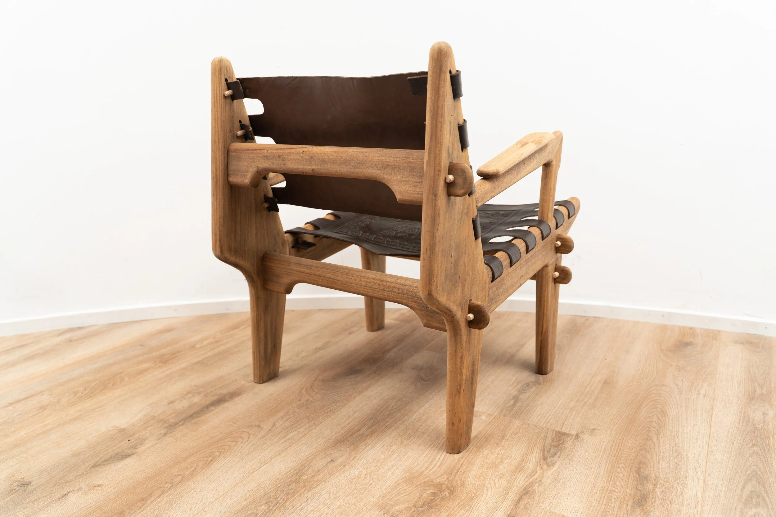 Lounge chair by Angel Pazmino - Light (5 of 5).JPG